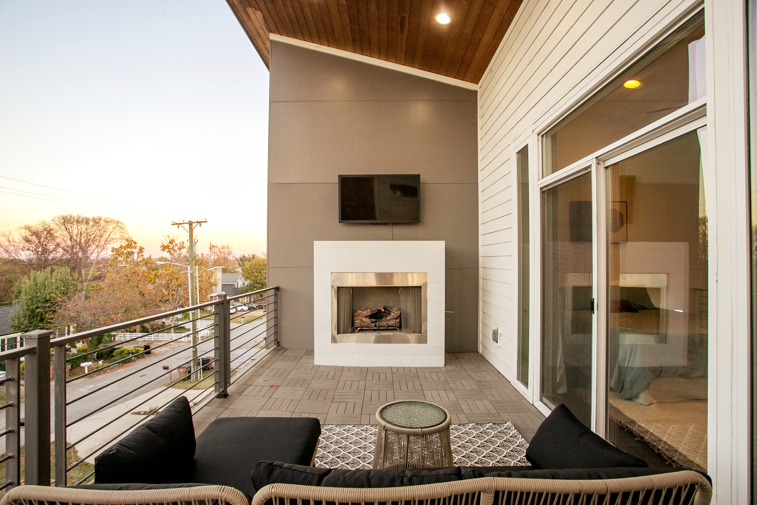 Walkable WeHo Getaway—Near Cafés, Bars & Downtown! in District 17, Nashville