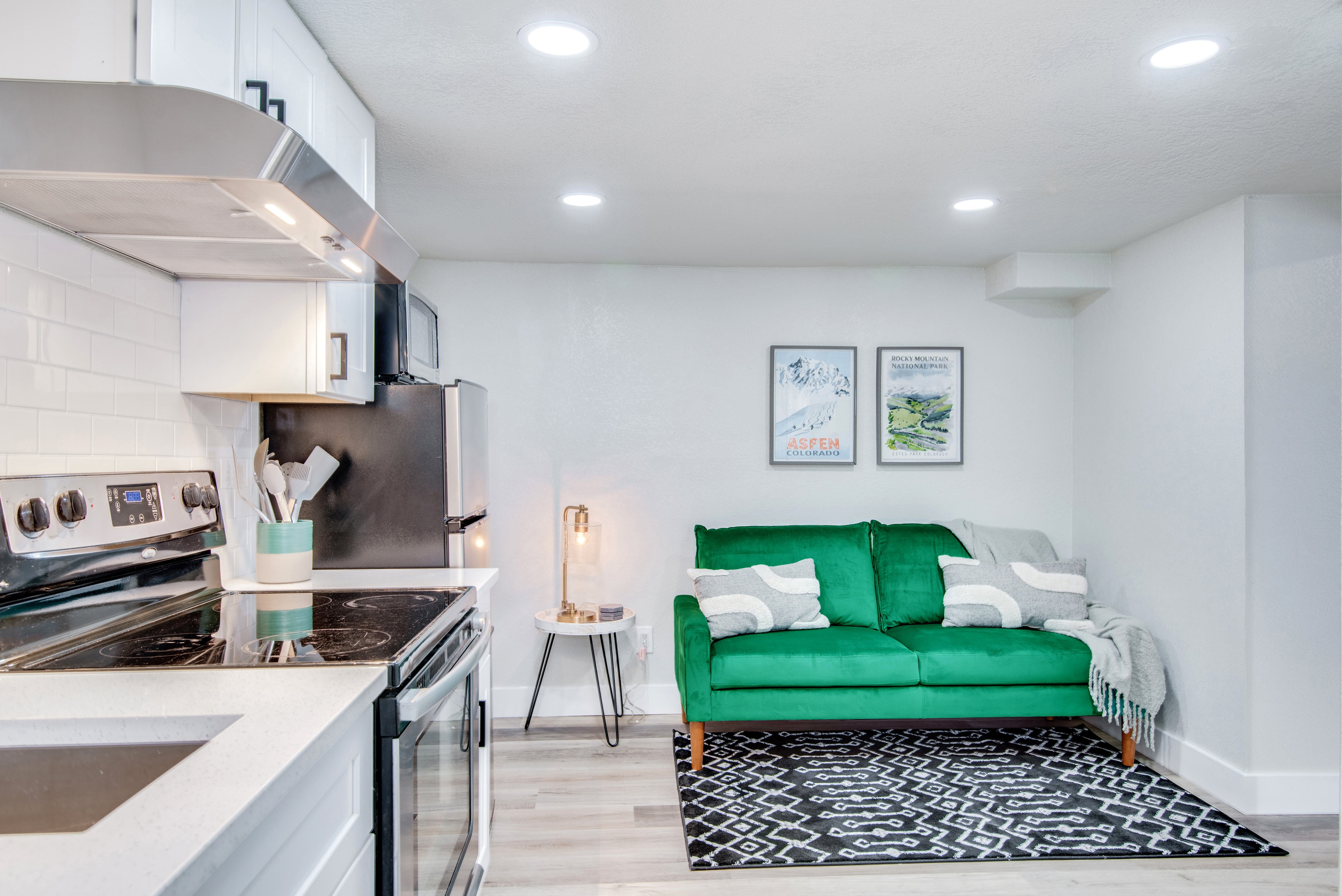 Newly Renovated Private 2-BR Suite with Kitchen