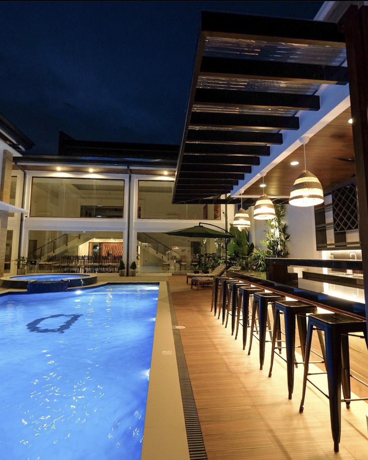 Casa Daisy exclusive w/ 2 villas and a pool Villas for Rent in Cavite