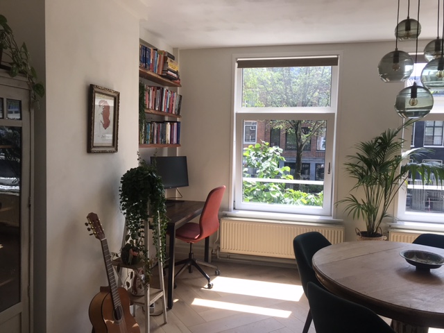 Light and green apartment in Jordaan area โ Amsterdam stay