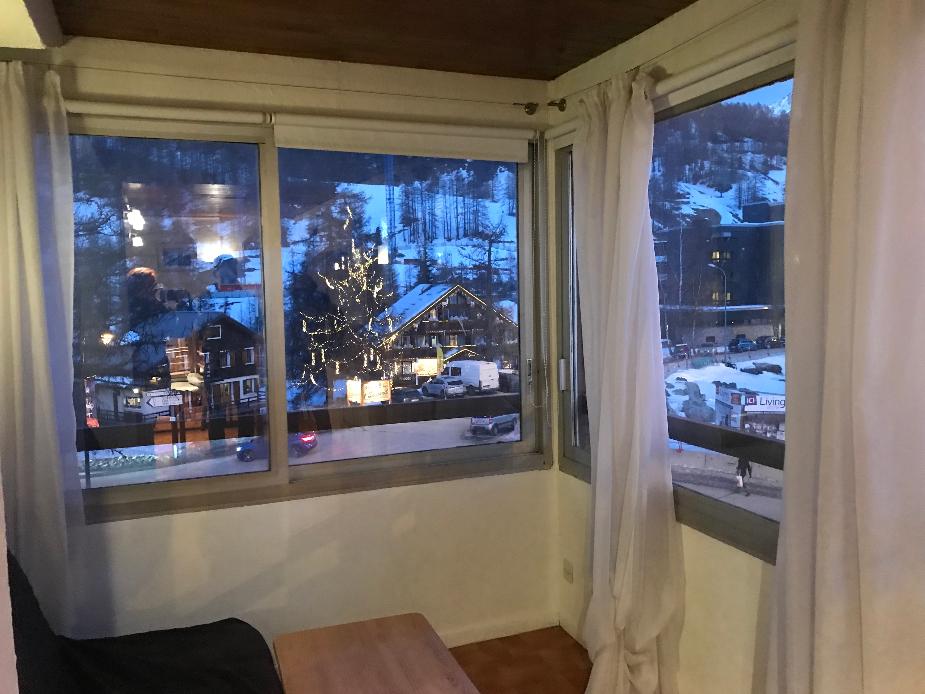 bright apartment near slopes and shops