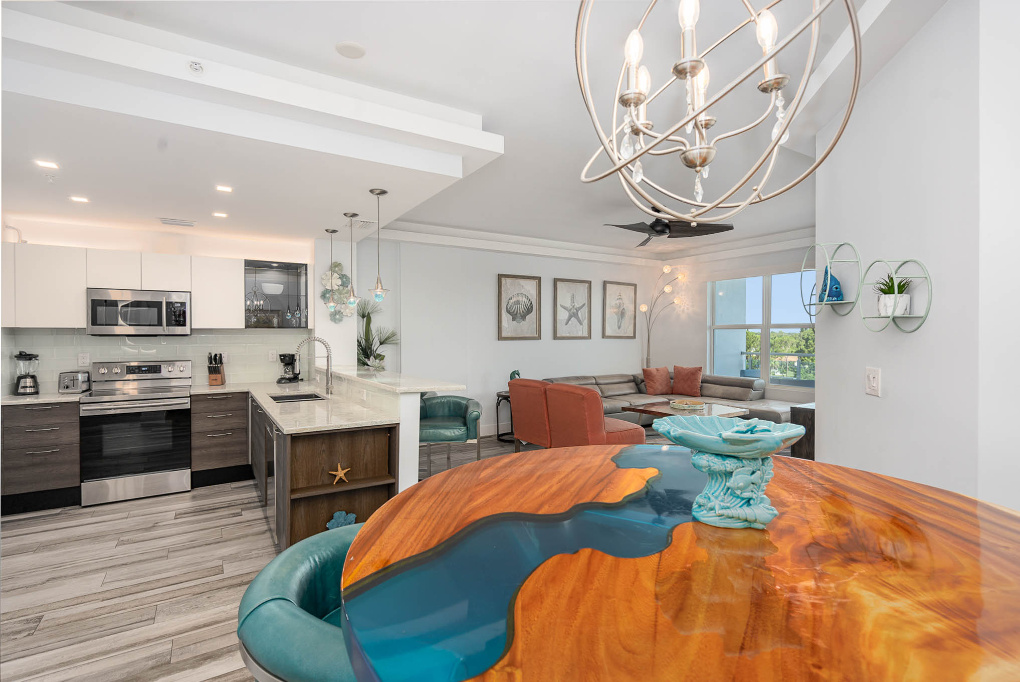 Amazing 3 bed 2 bath, resort style condo