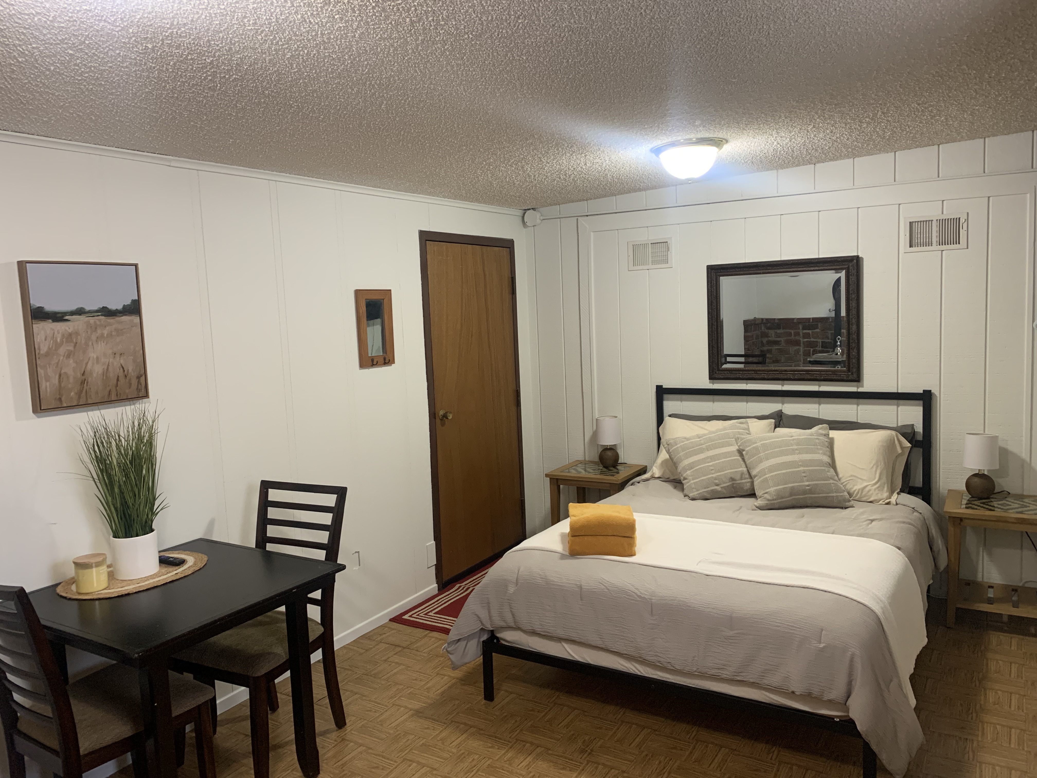 Desert Hideaway / Private Guesthouse 1 Bed 1 Bath