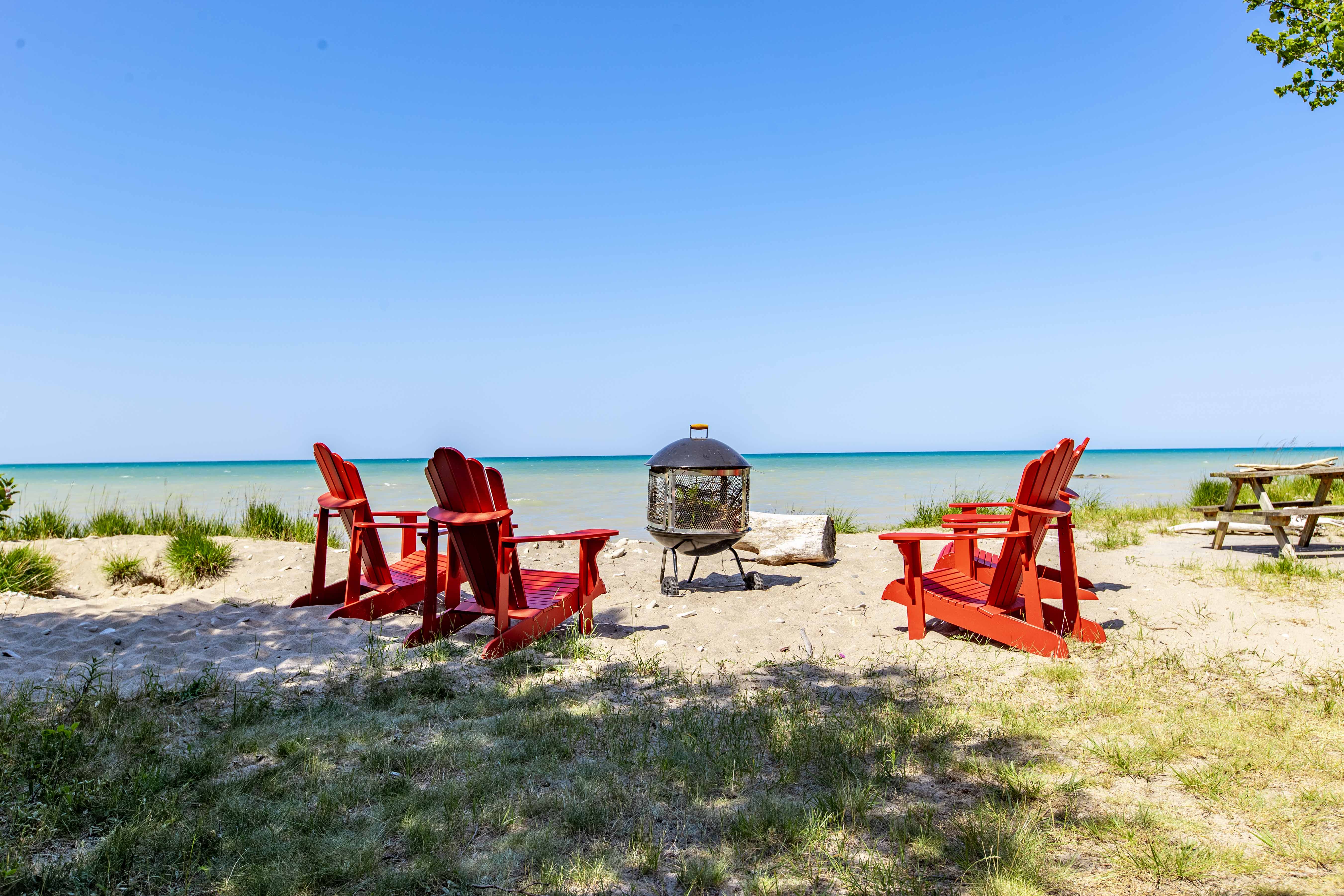 Point Clark Beach House - 3+ bedrooms