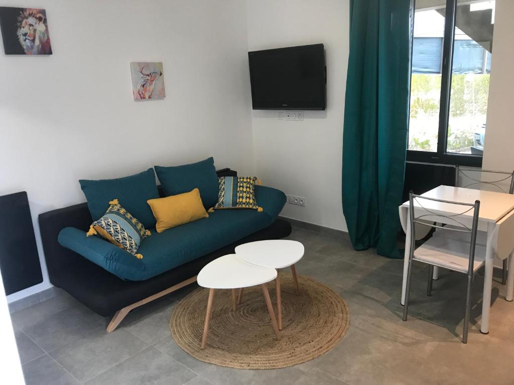 Great refurbished studio with terrace +garden
