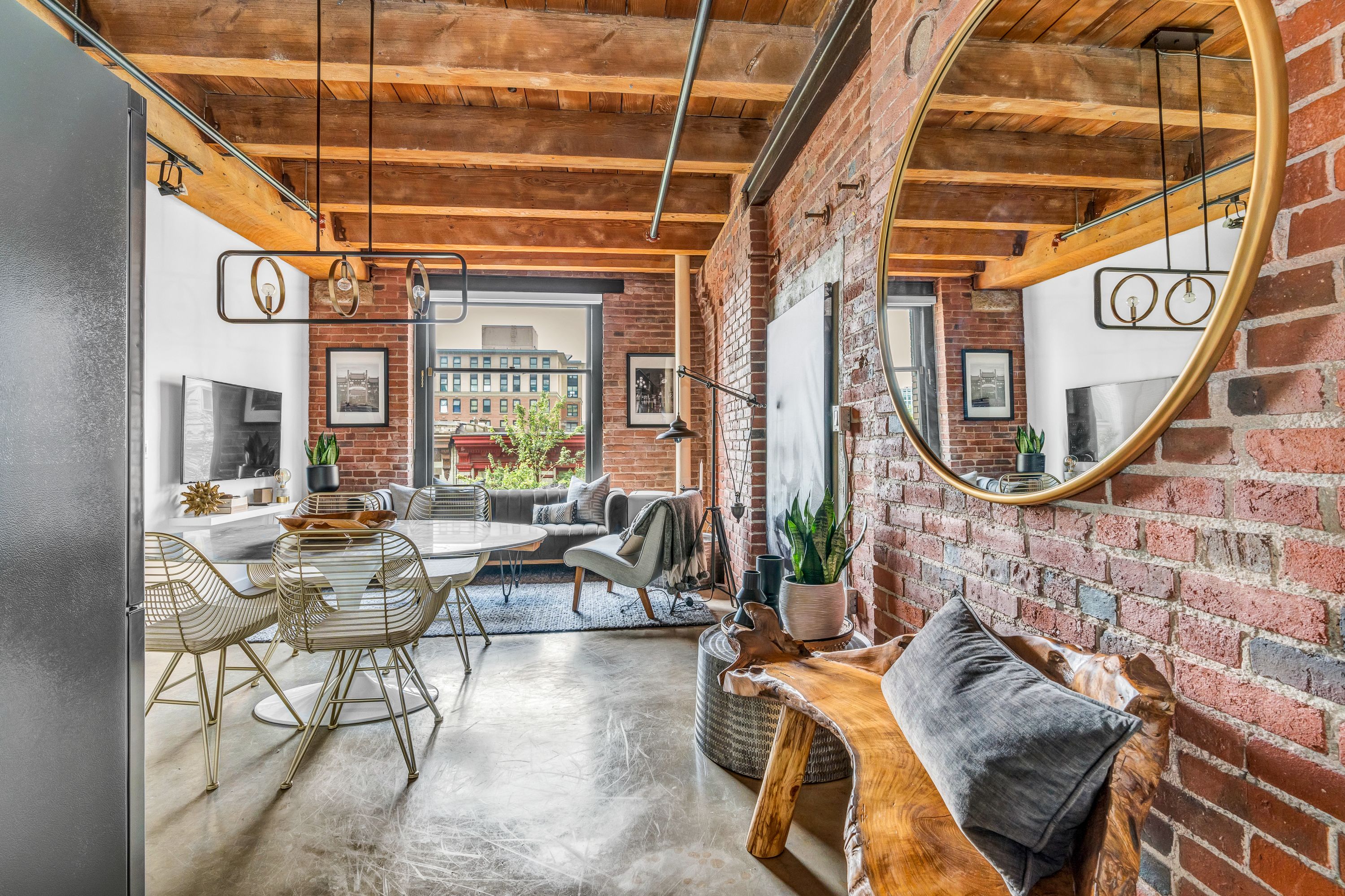 Industrial Loft in Gastown - 10 min walk to FIFA