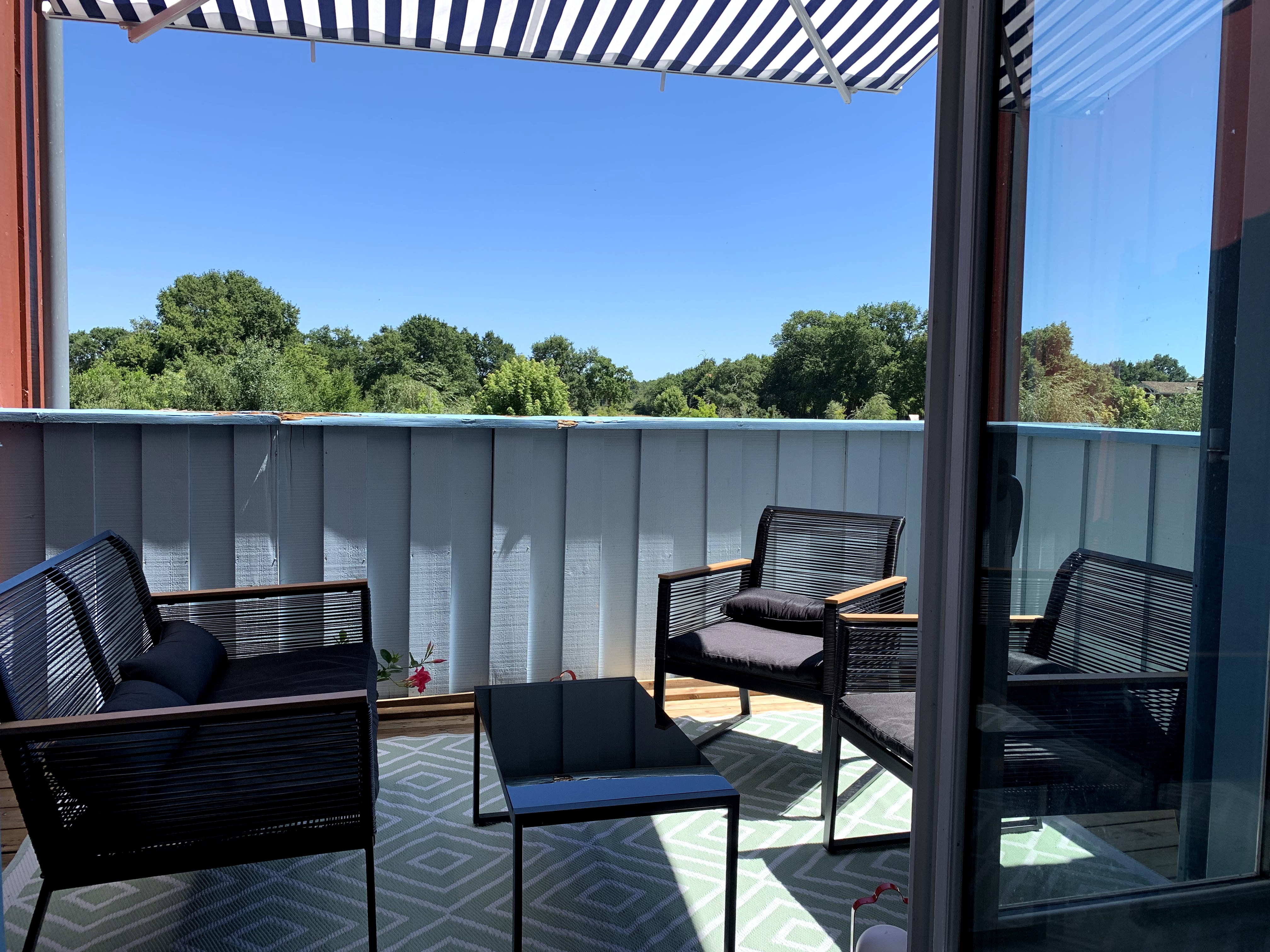 Port apartment with swimming pool
