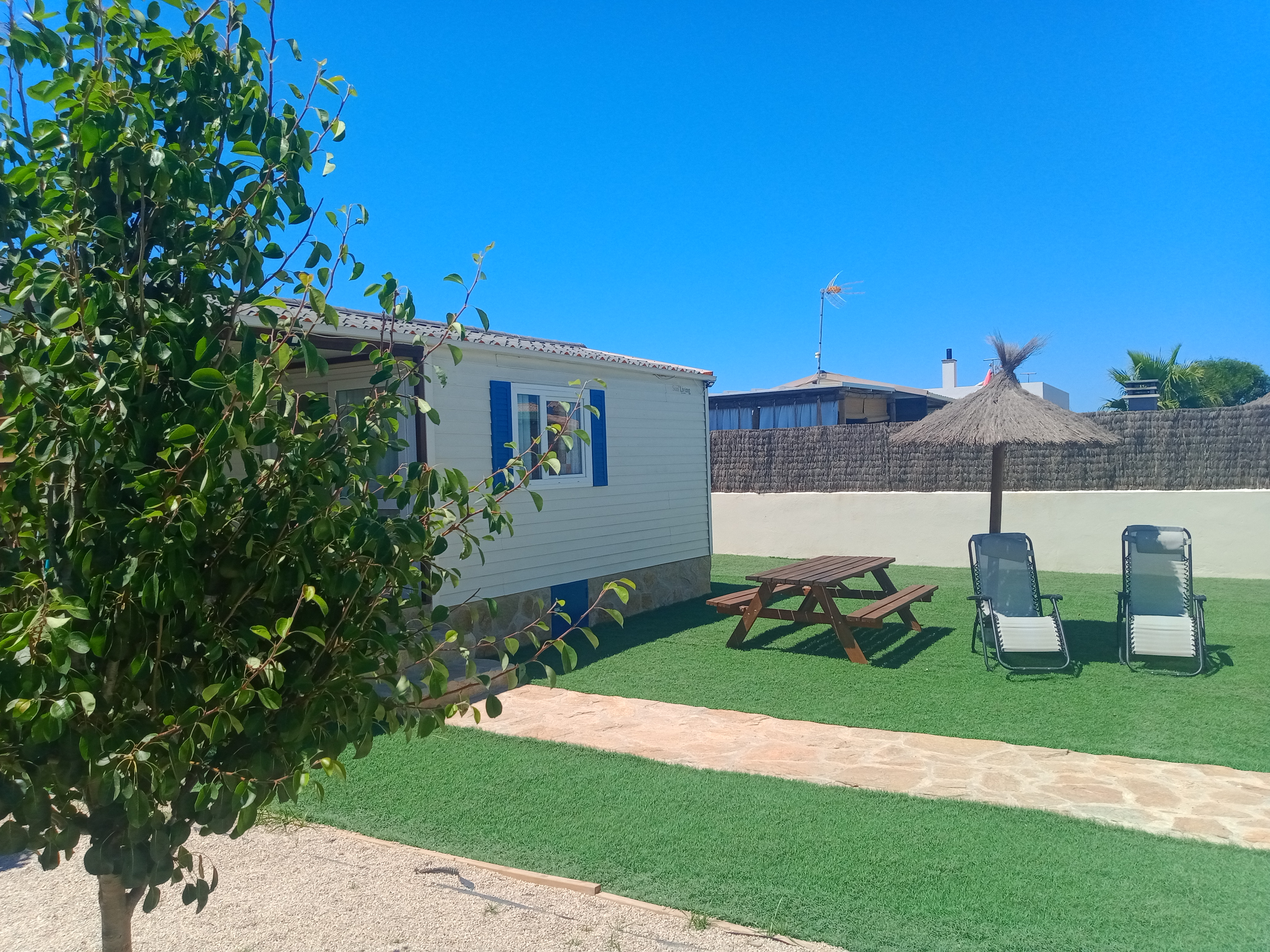 Bungalow with outdoor space 5 min walk from sea H