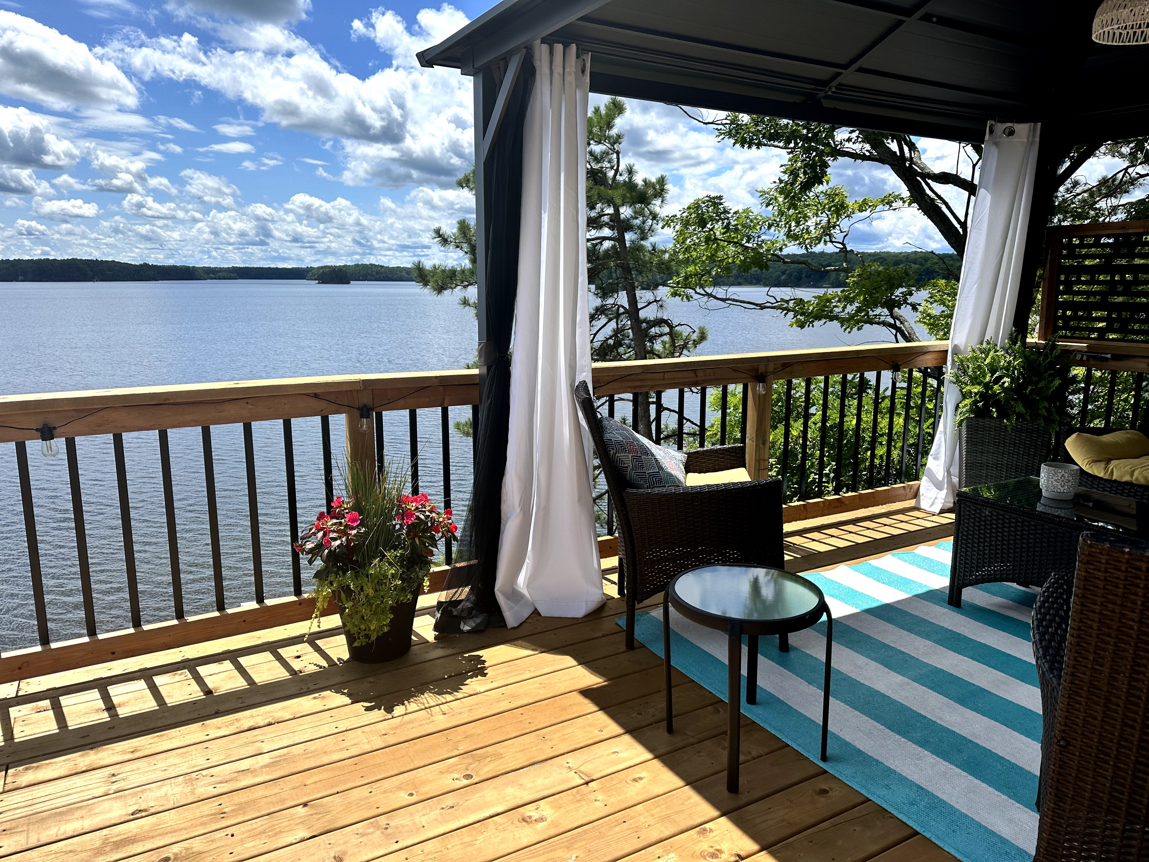 Adorable Christie Lake Cottage with Amazing Views