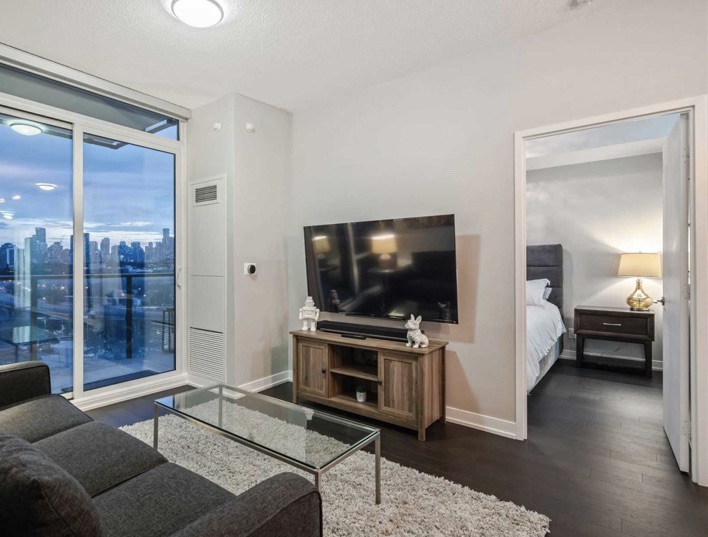 Fun Art Deco Unit - Airbnb