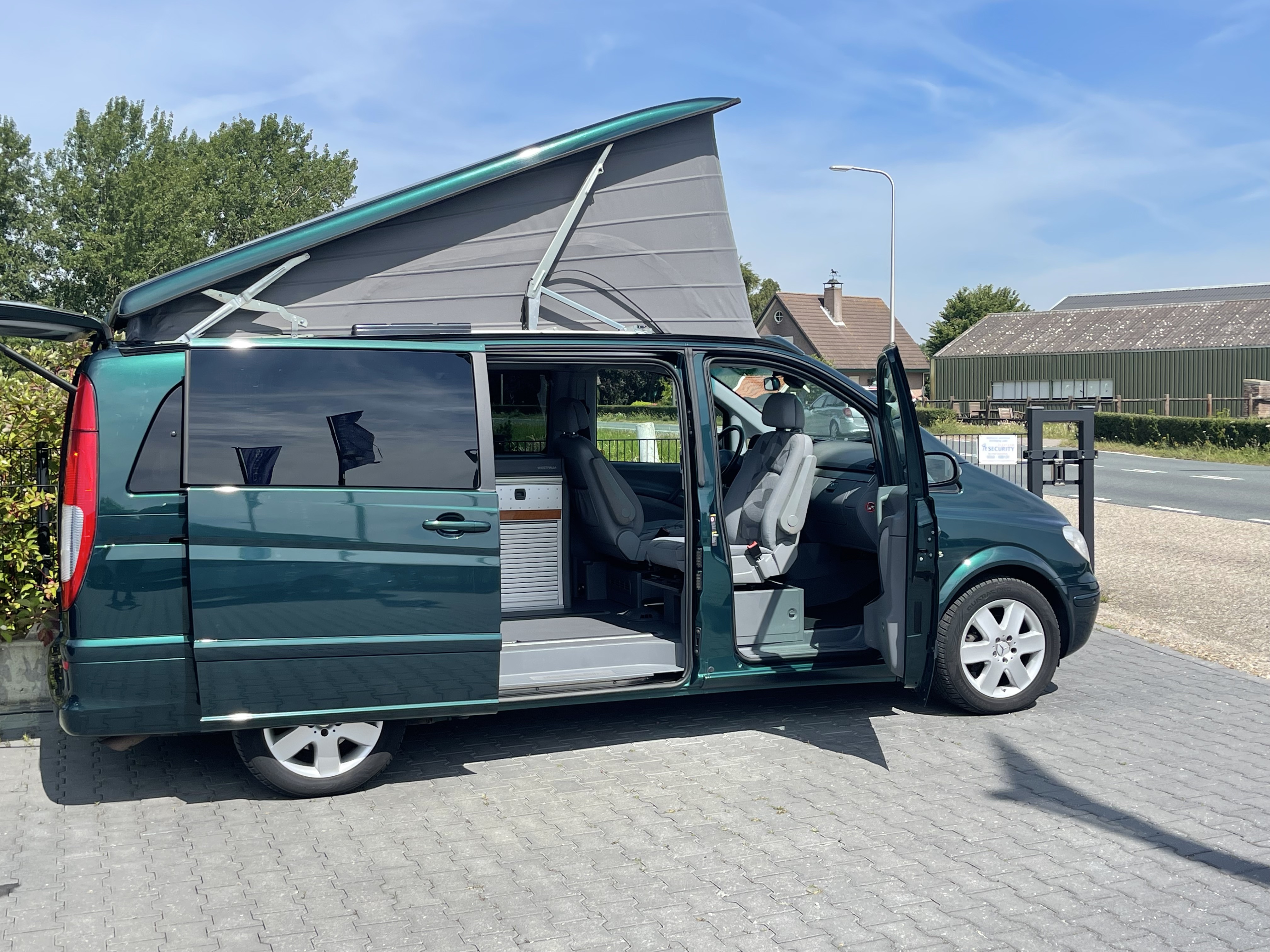 The Little Green Dream Machine — The Hague stay