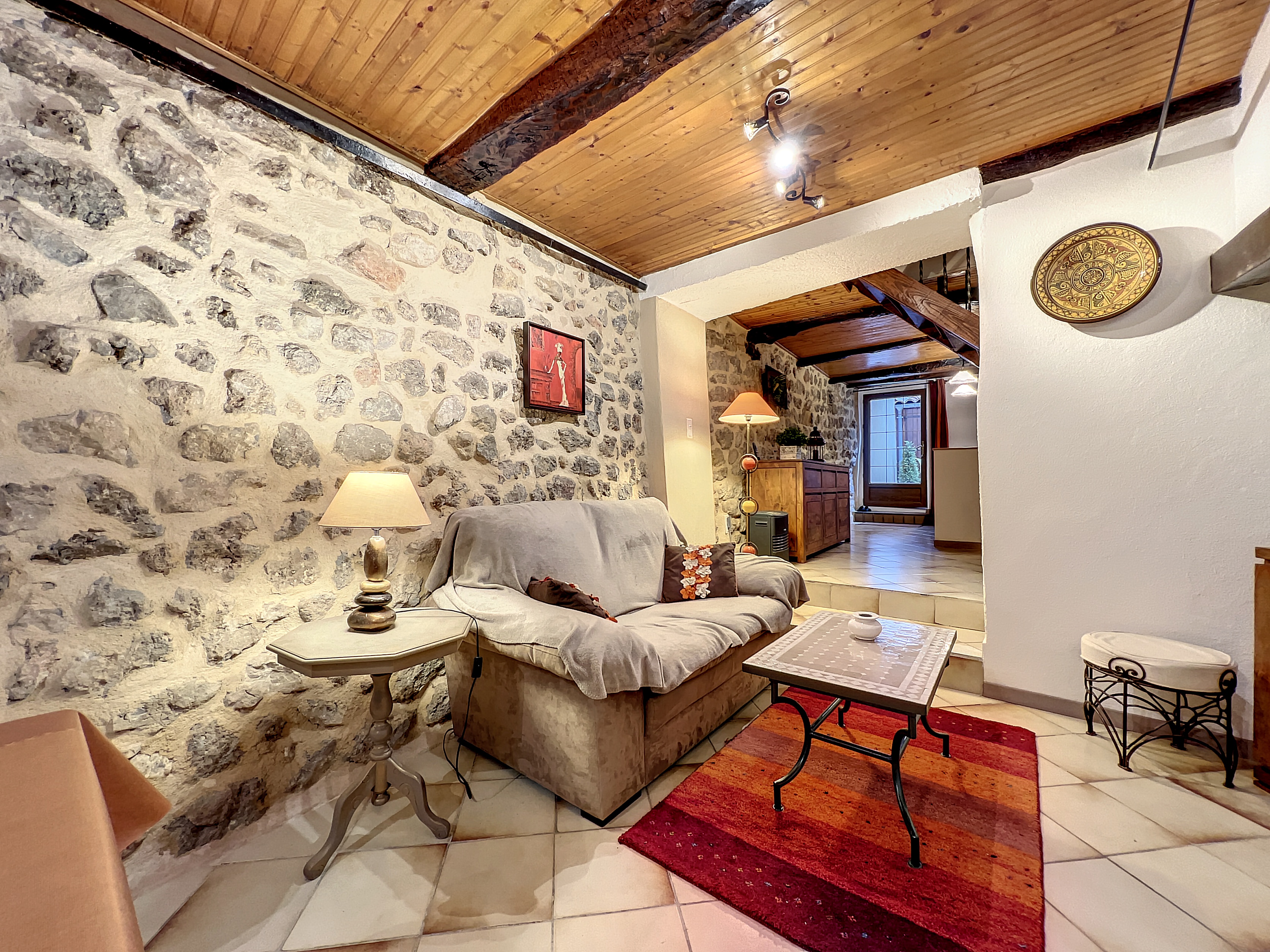 Apartment with patio in the heart of the village