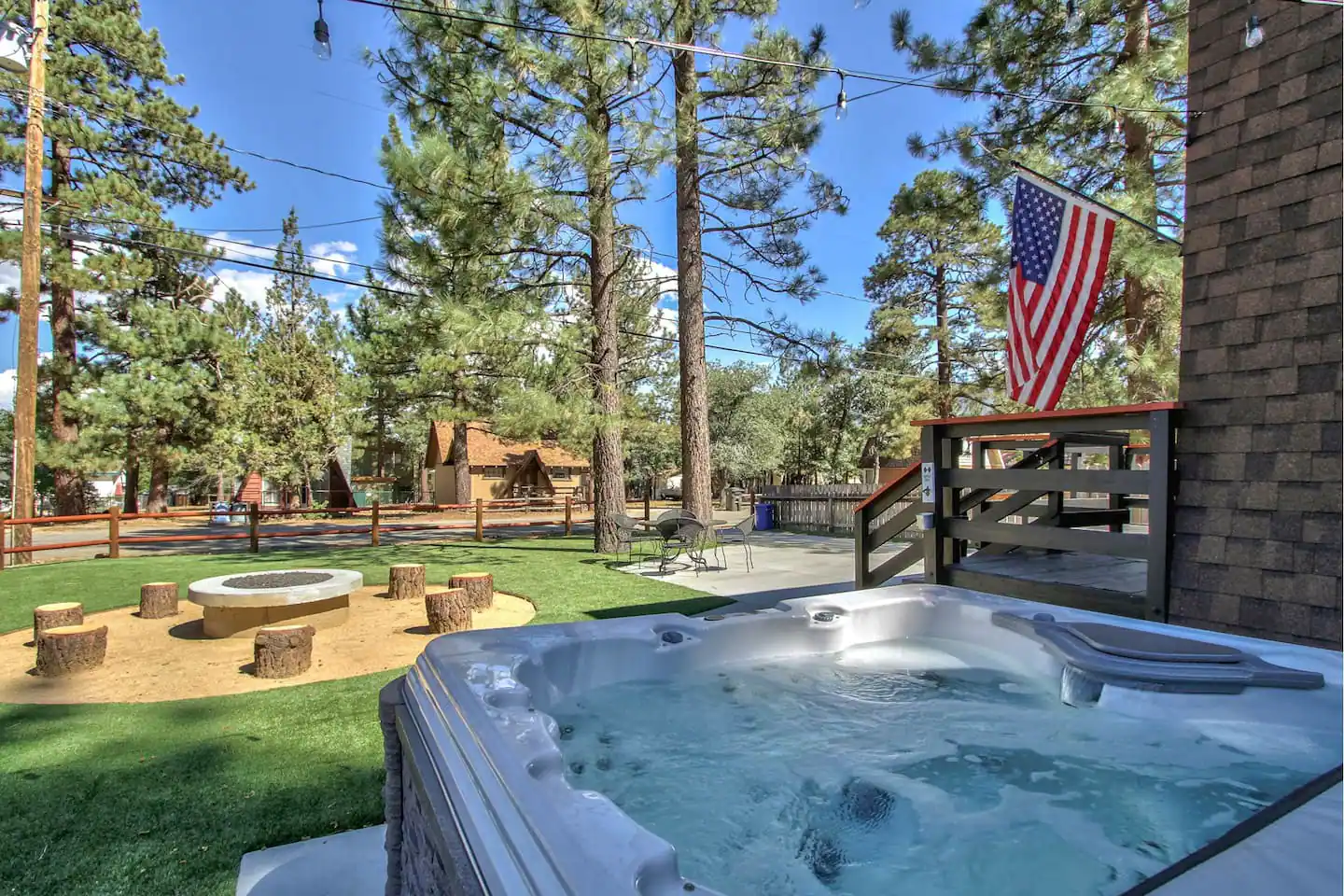 Twin Pines Winter Wonderland - Spa & Fire Pit