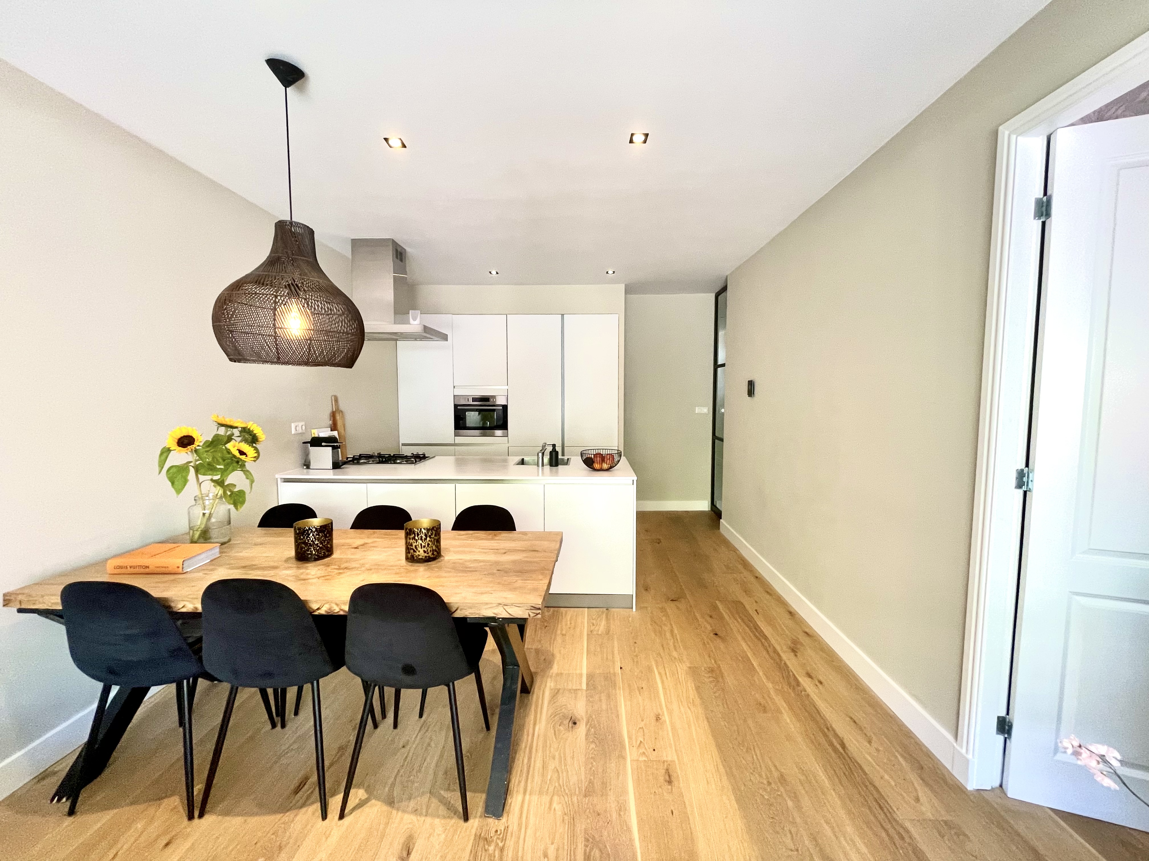 Stylish ground floor apartment with garden — Amsterdam stay