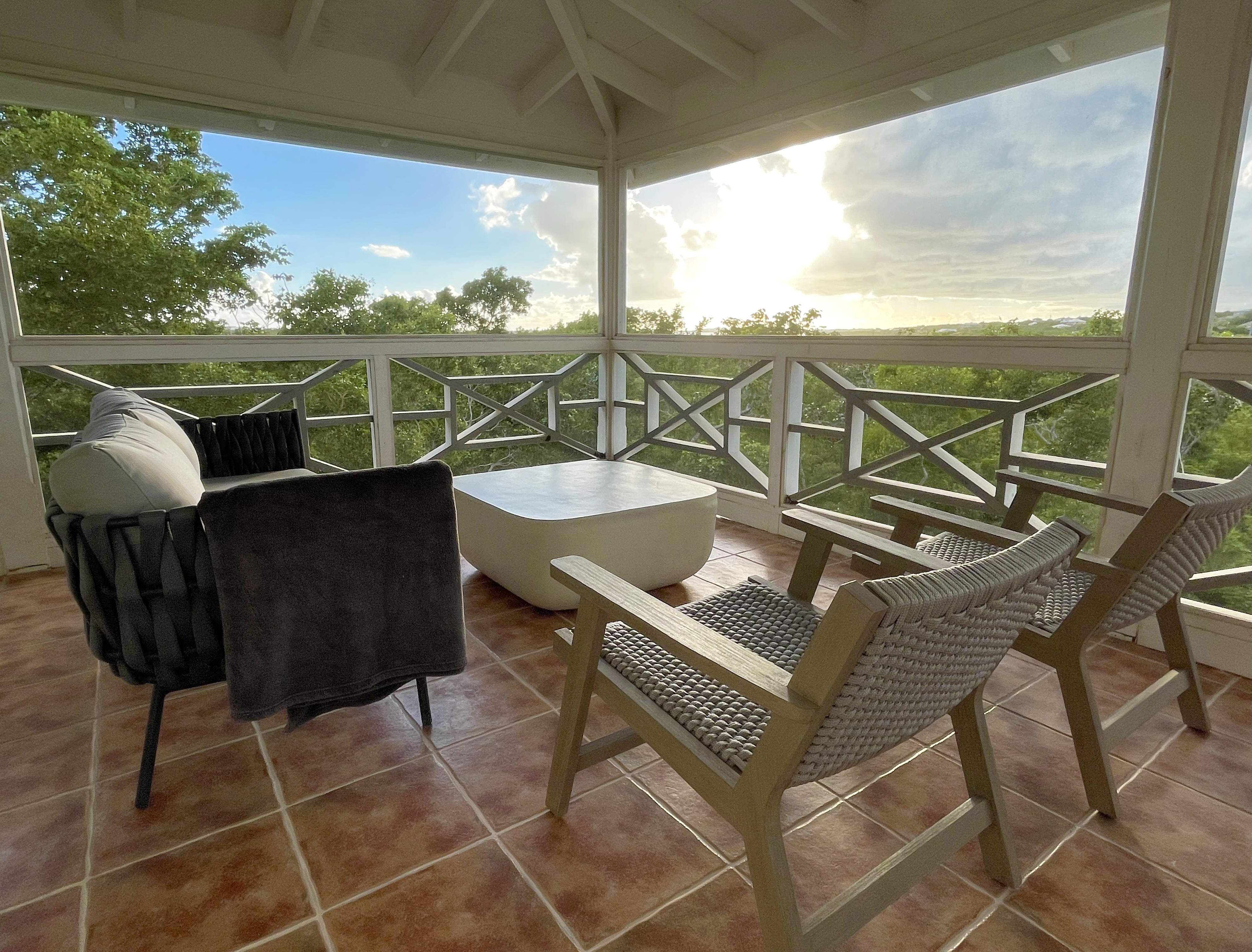 Private water front villa – 5 mins from Grace Bay!