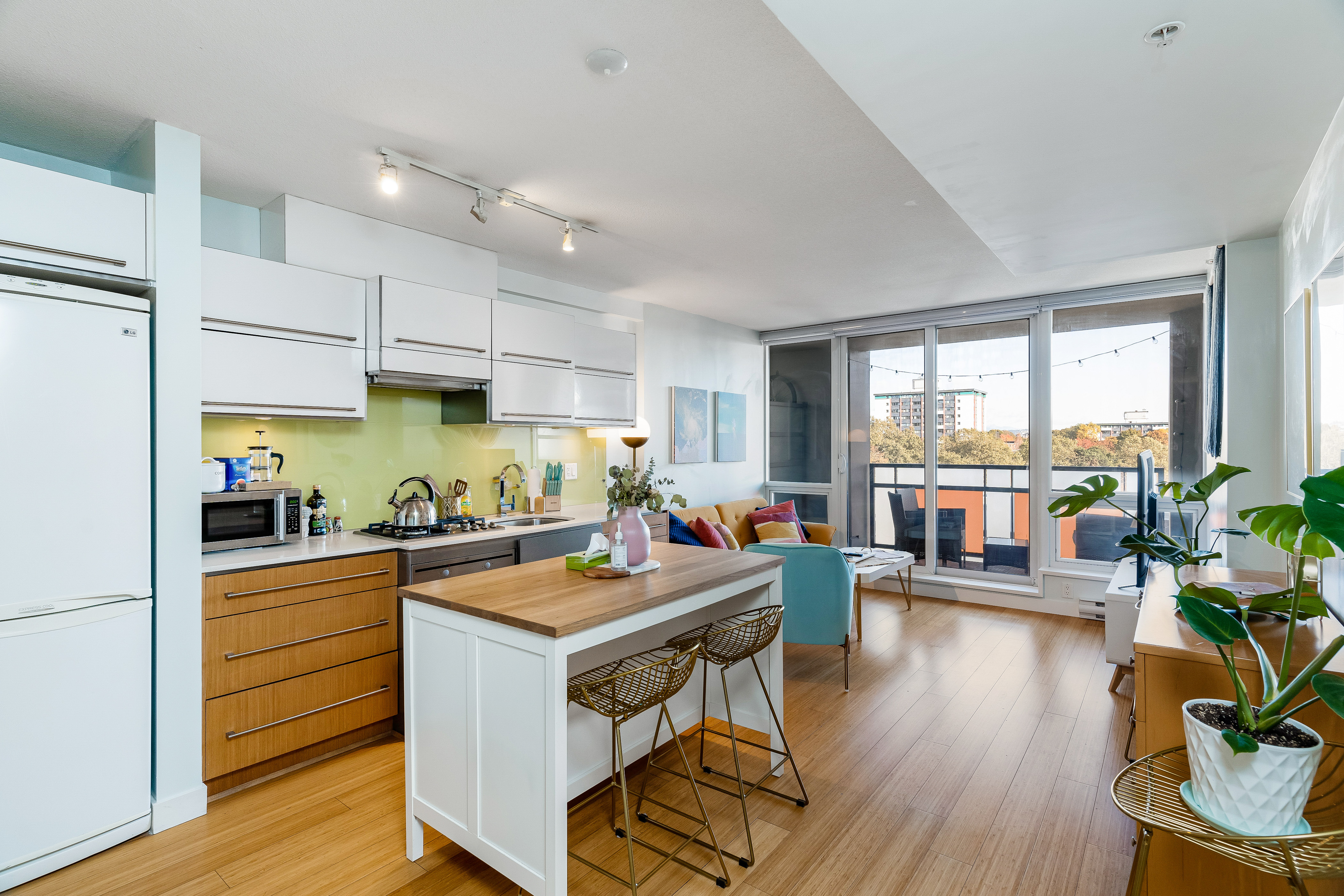 Bright, Central, Stylish 1 + Bed - close to FIFA!