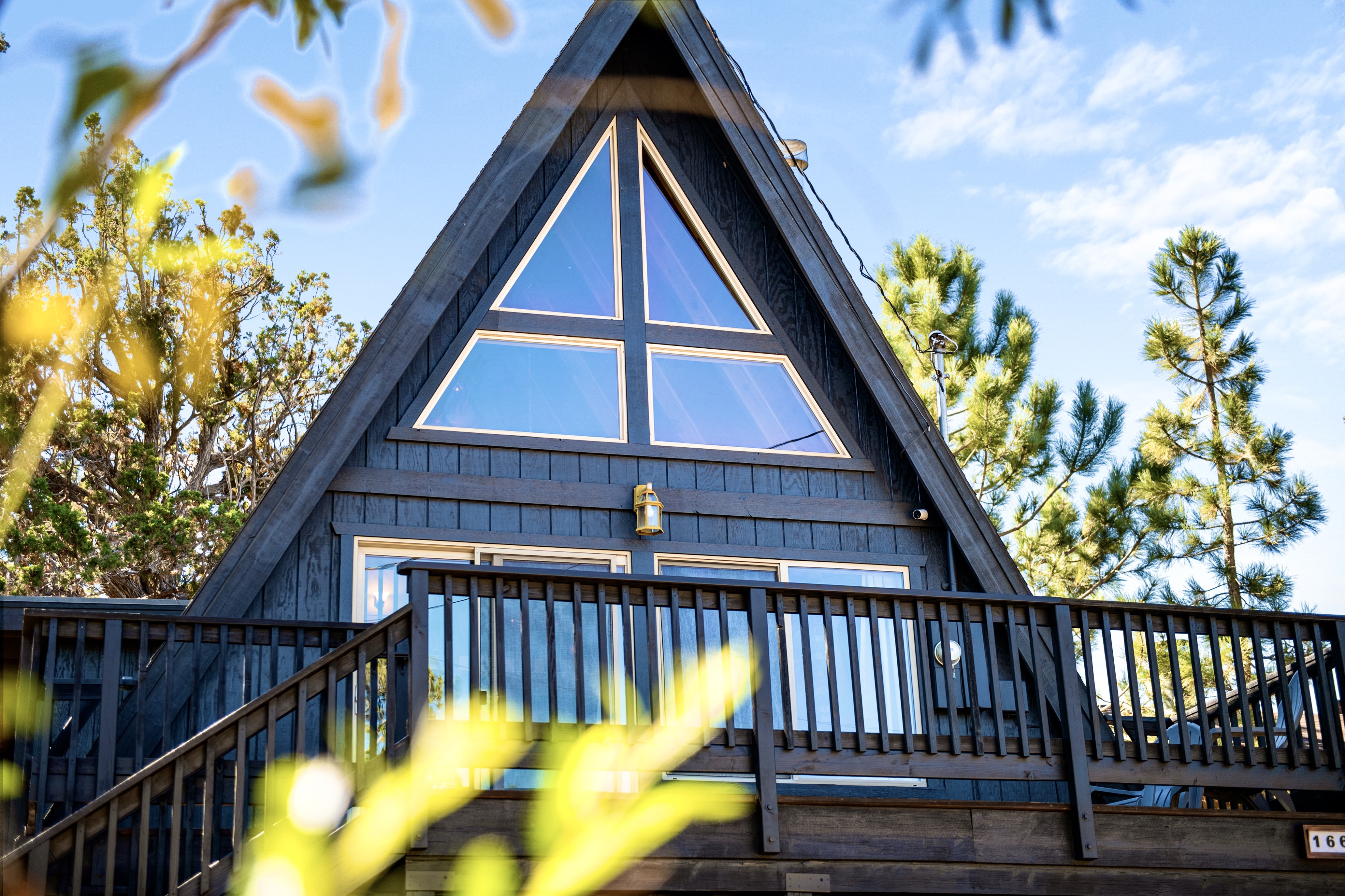 A-Frame Hideaway Pup friendly Near the lake.