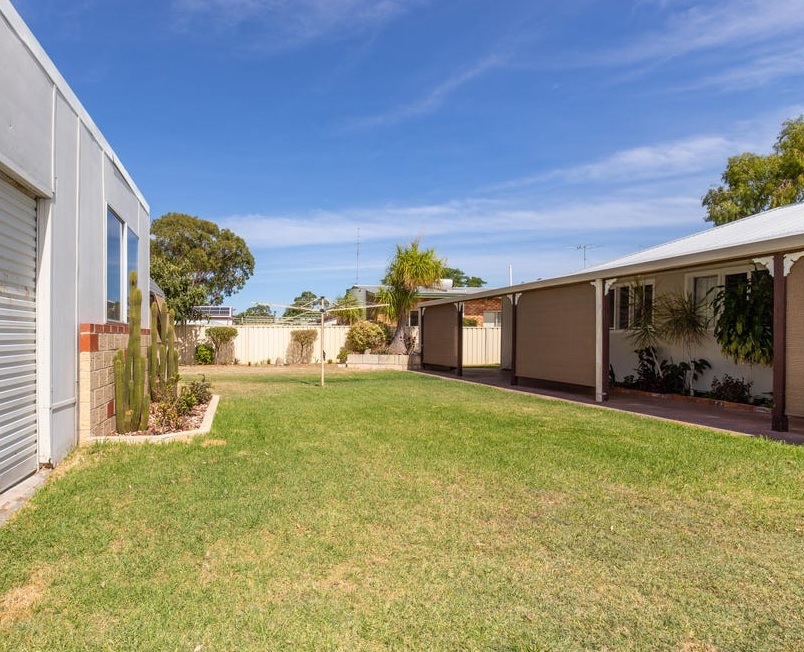 Retreat on North Street. The Heart of East Bunbury Houses for Rent in