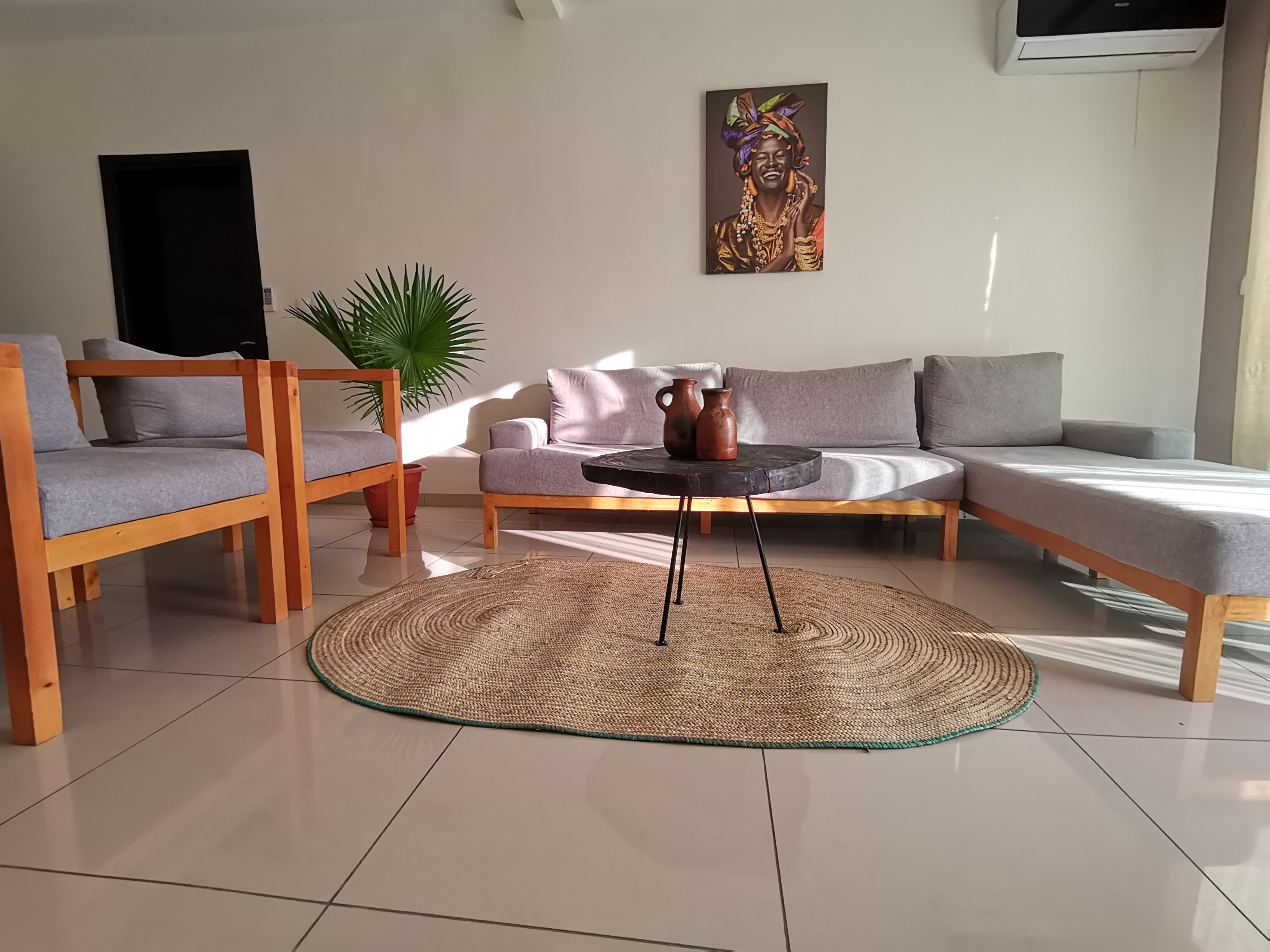 Nice apartment in Cocody with airport reception