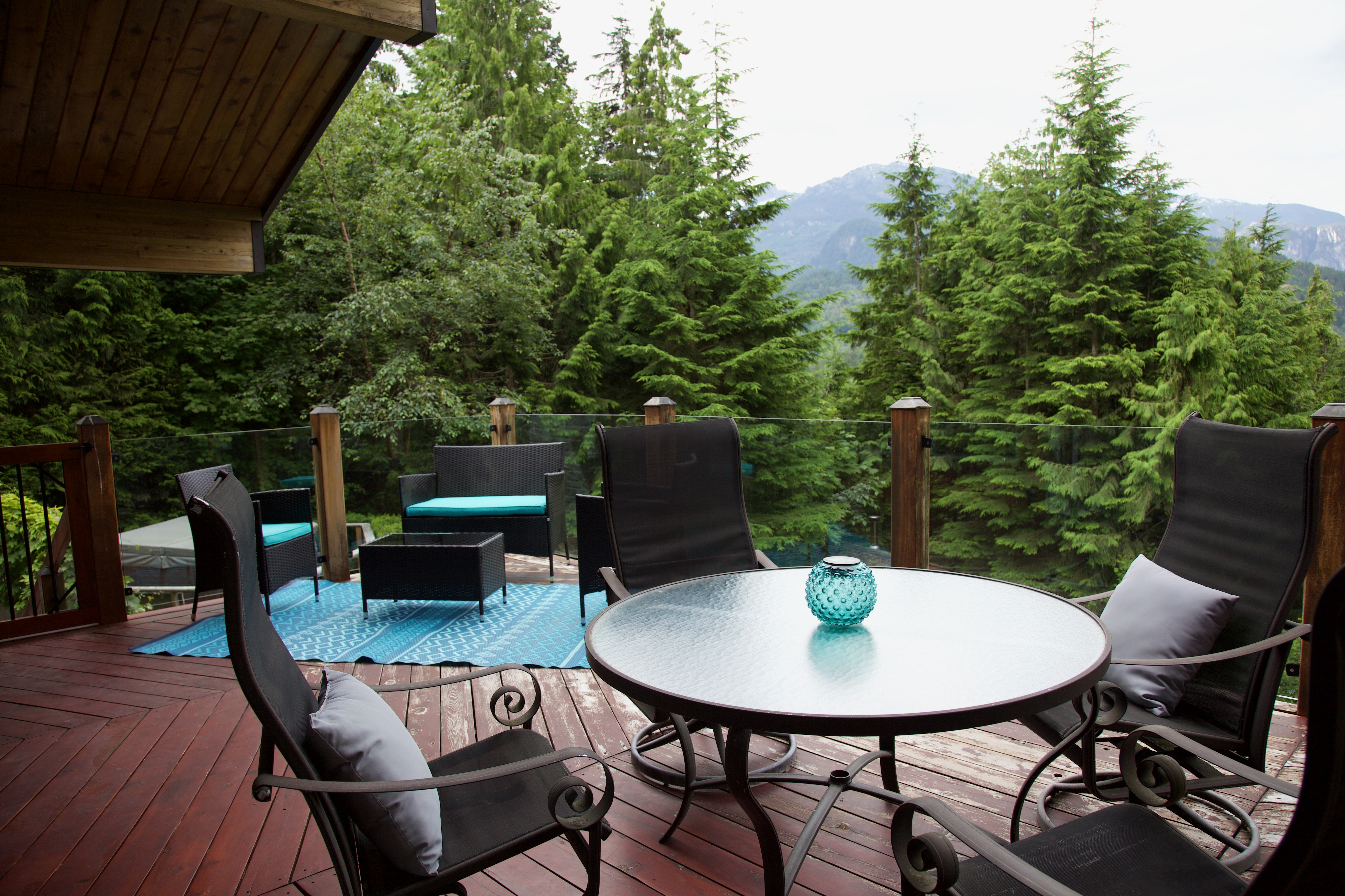 Executive style 4-bedroom chalet with hot tub