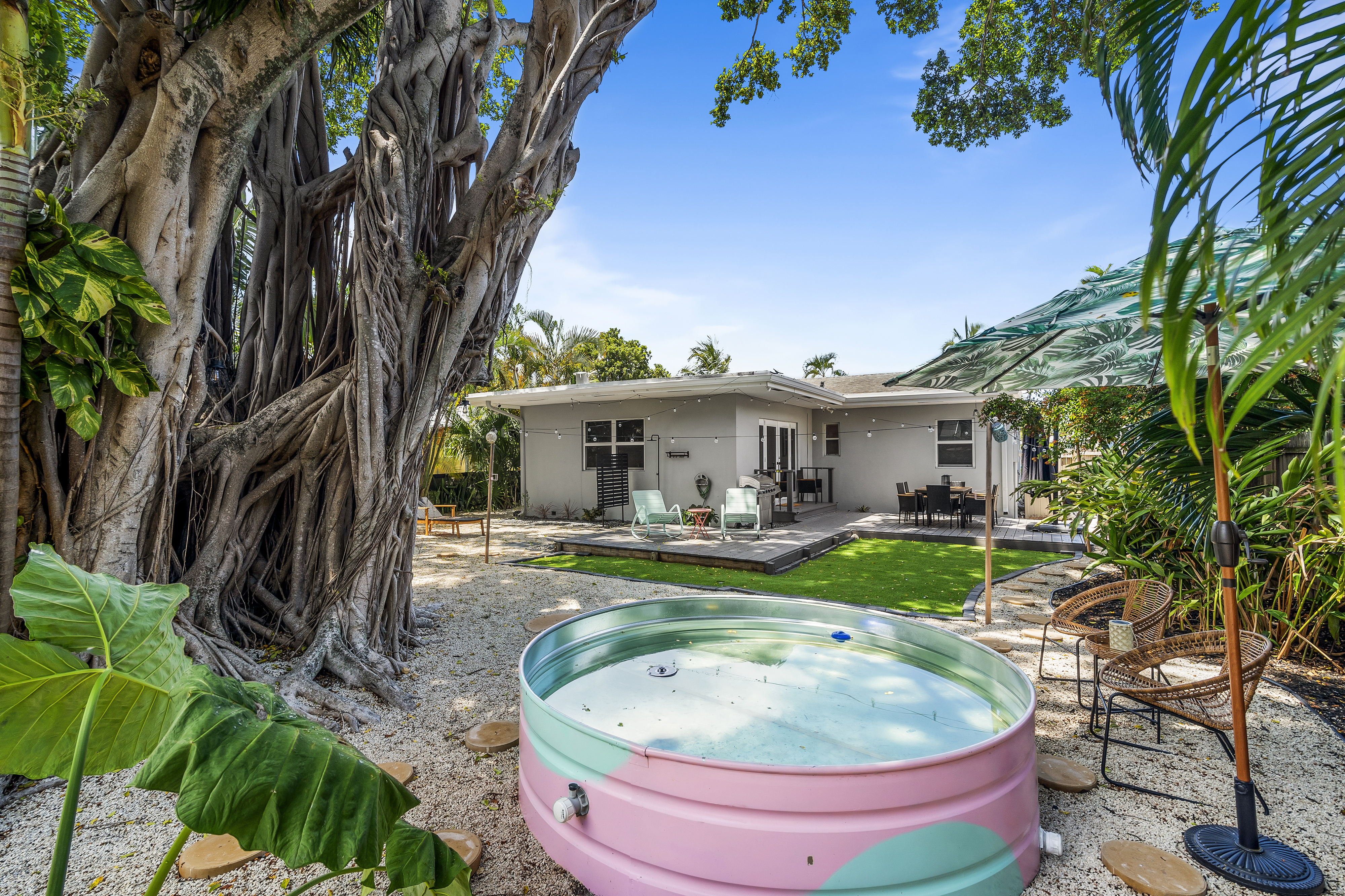 Banyan ReTREEt - Jungle hideout w/ Stock Tank Pool