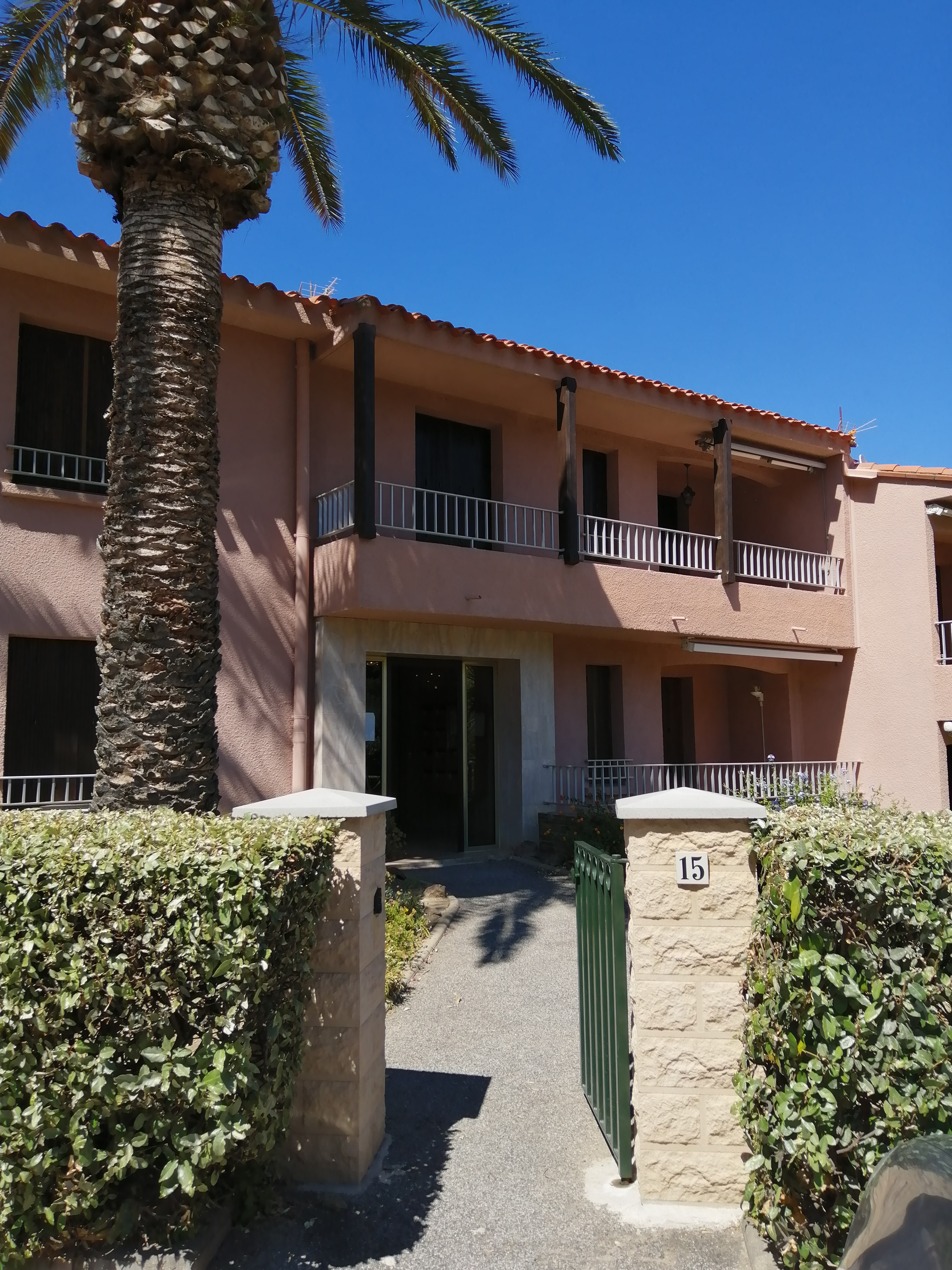 COLLIOURE: superb renovated apartment and parking