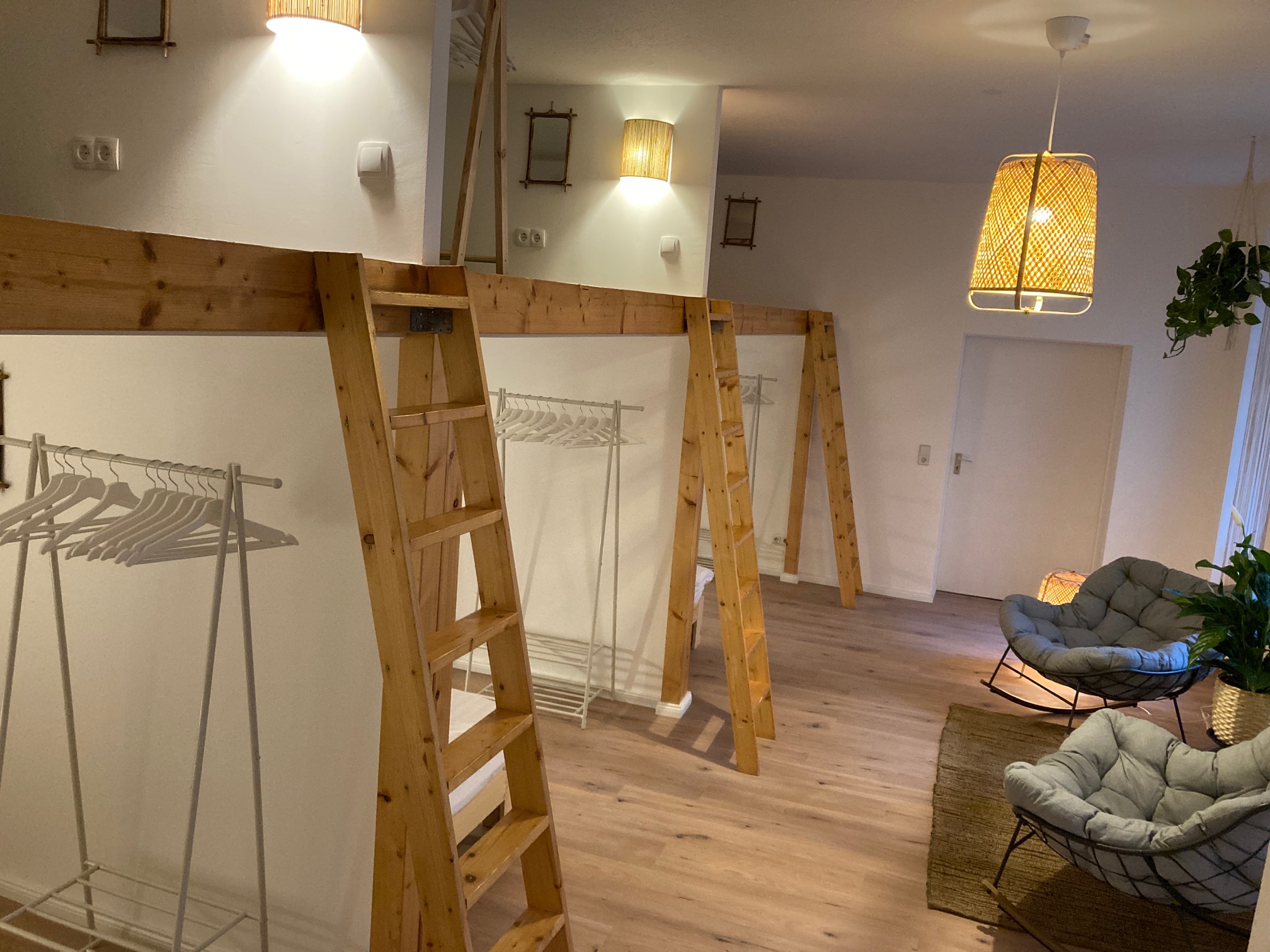 ein Bett im 6 Bettzimmer im Minimal Hostel No.43