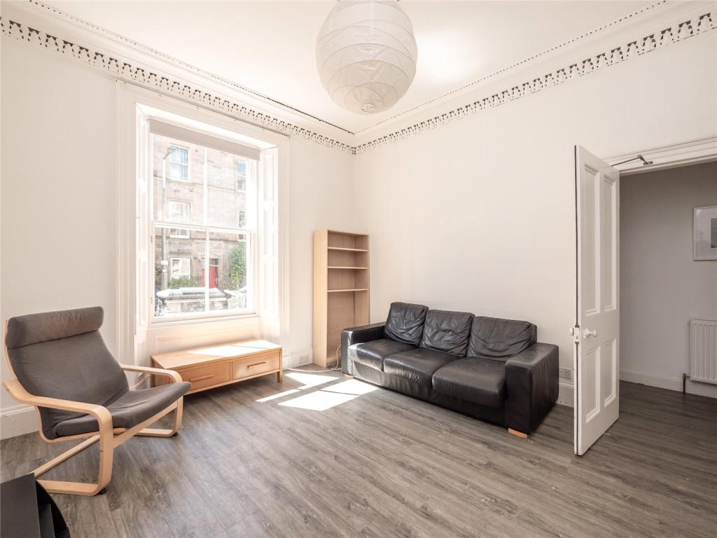 City centre main-door flat