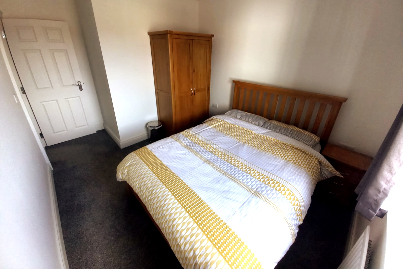 Modern 3 bedroom house with free parking on site Houses for Rent in