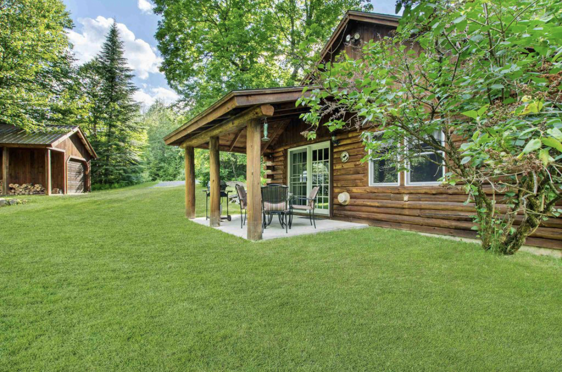 Log Cabin w/trail access. ATV Rentals Avail. Cabins for Rent in Pittsburg, New Hampshire