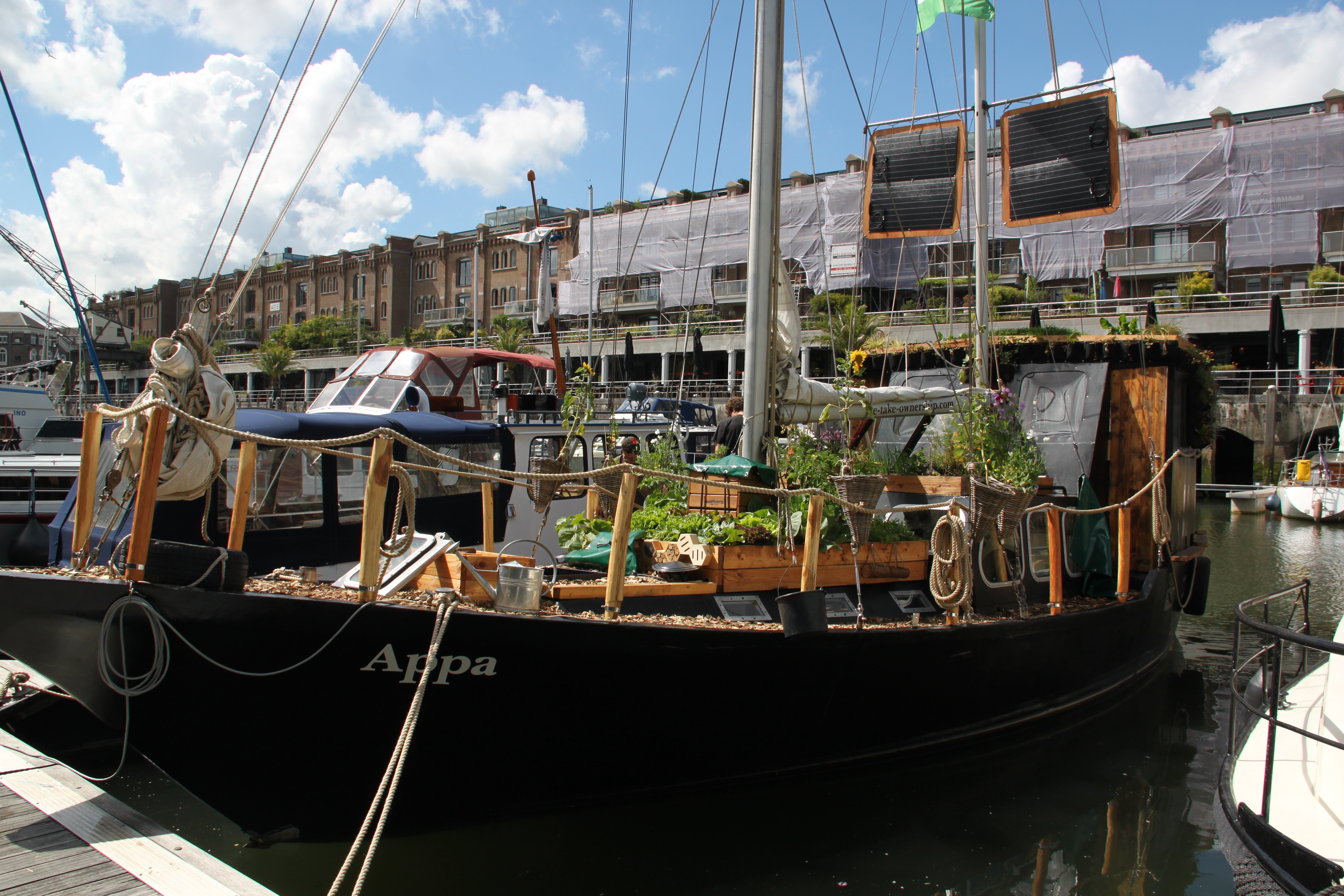 Special stay on Rotterdams Nature-boat "Appa" — Rotterdam stay