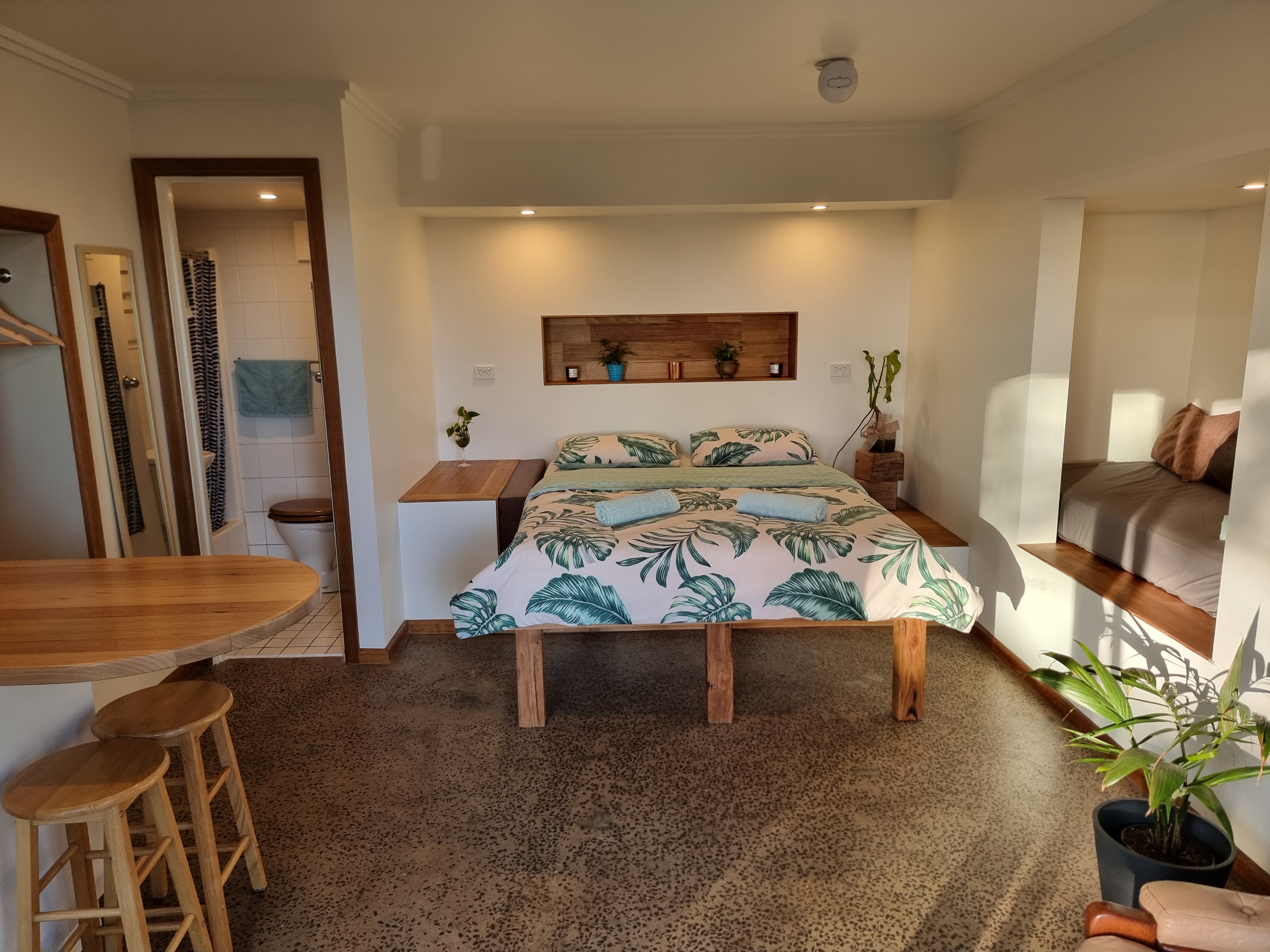 Ocean view central private unit in Warrnambool, Barwon South West Vic