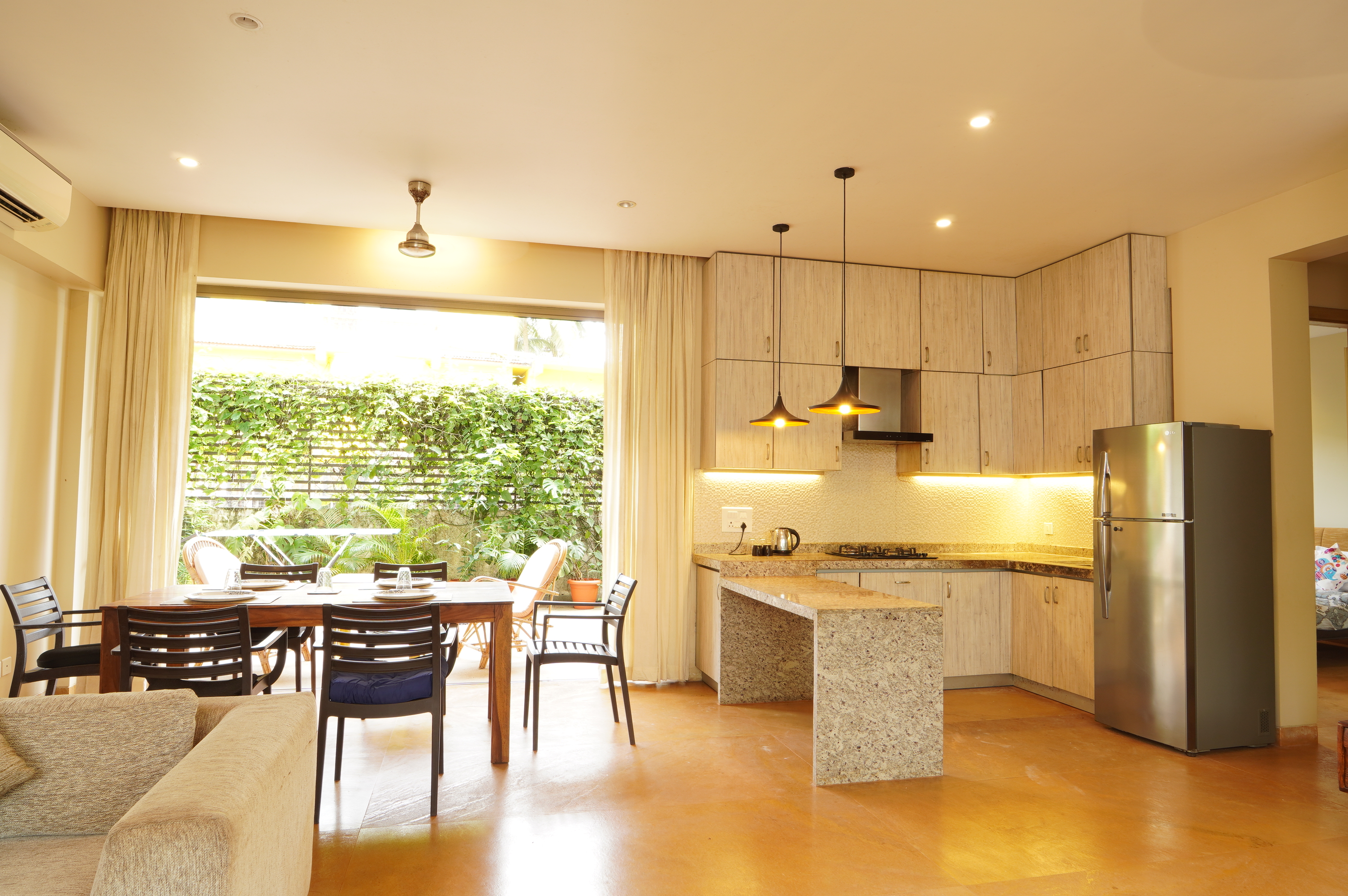 3 BHK Lux Apt*Shared Infinity Pool*Patio*Kitchen