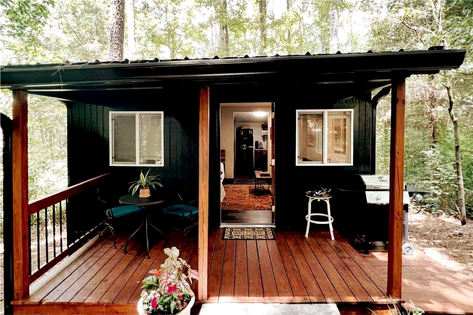 Charming Studio Cottage: Kitchenette & Cozy Vibes
