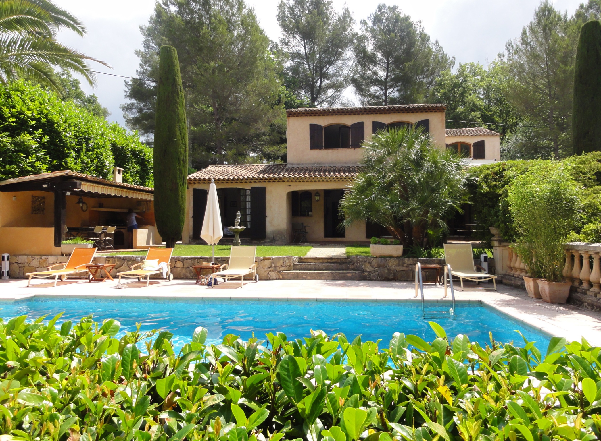 Villa with a pool