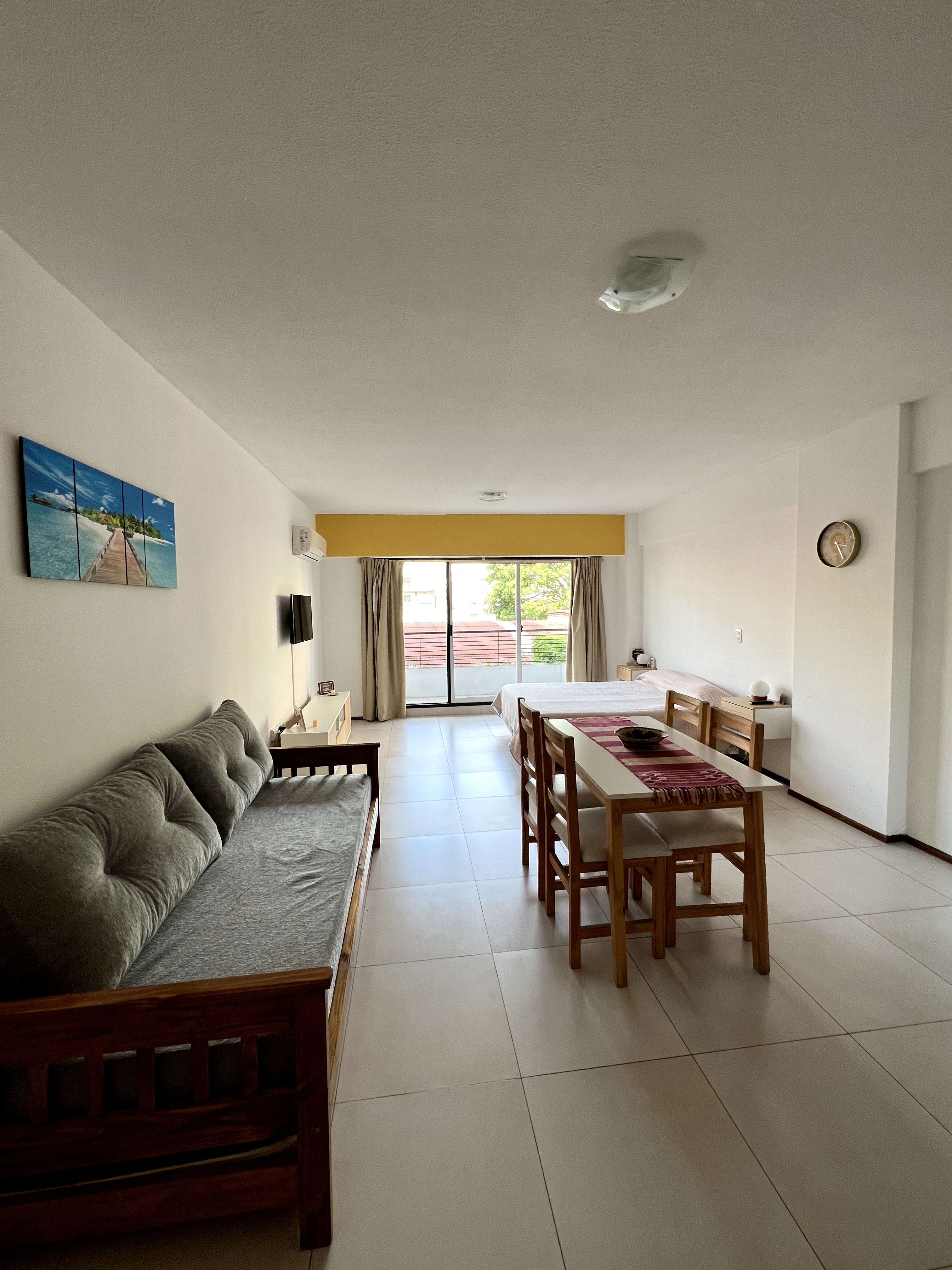 Ideal location Italian / Bright Hospital
