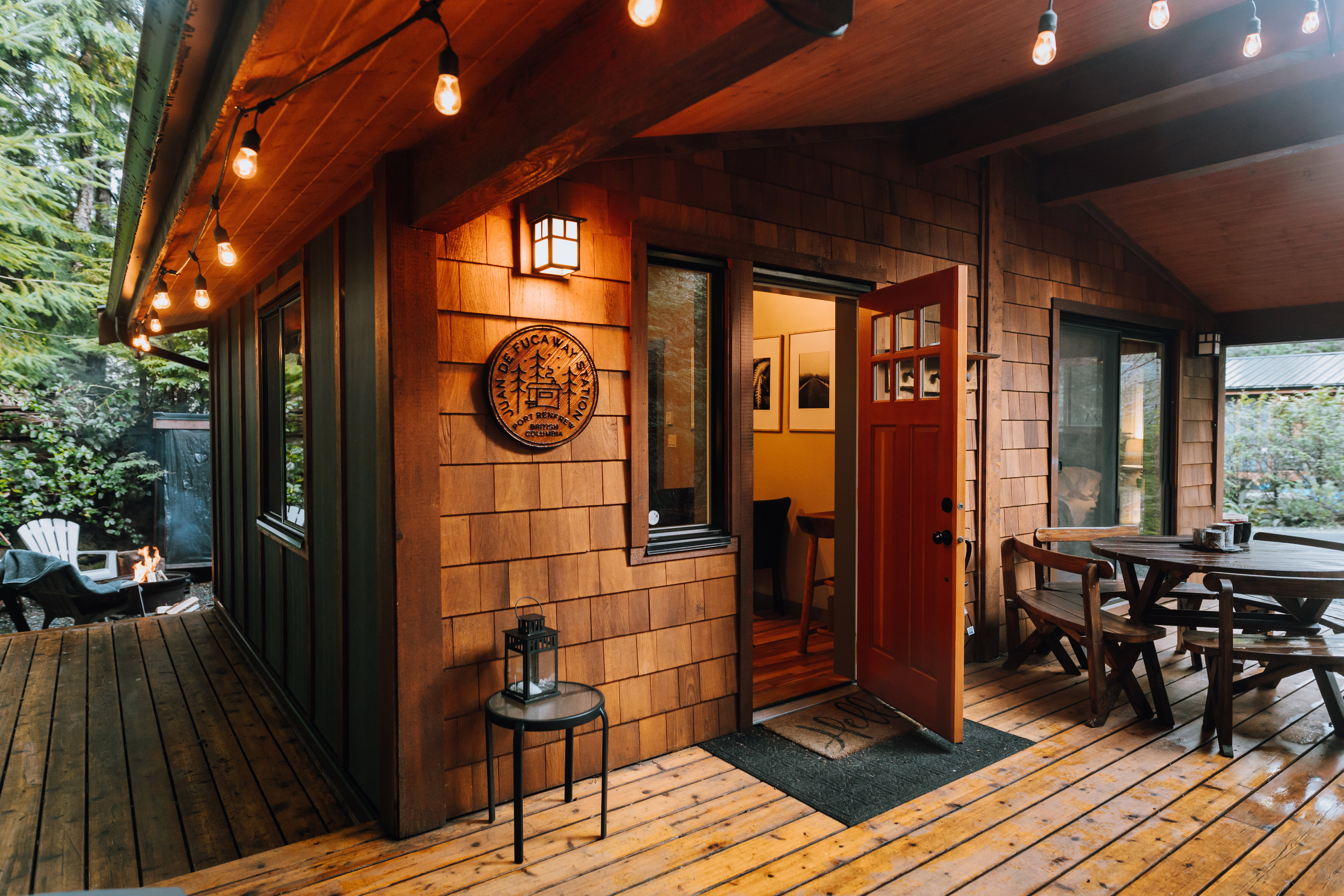 JDF Waystation Cabin & bunkhouse steps to ocean