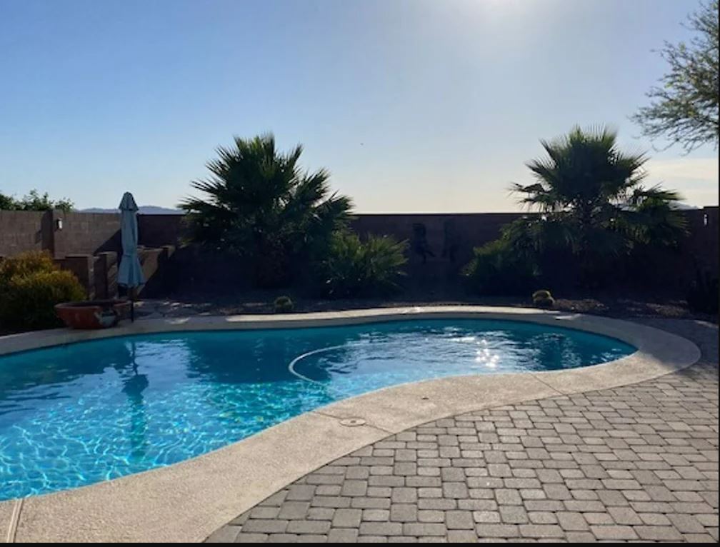4 Bedroom Pet-friendly home with heated pool