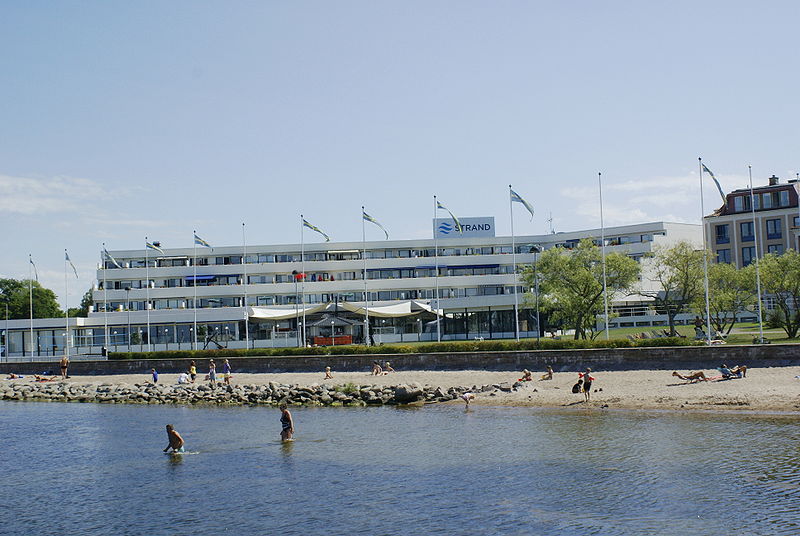 Apartment at Strand Hotel Borgholm with pool.