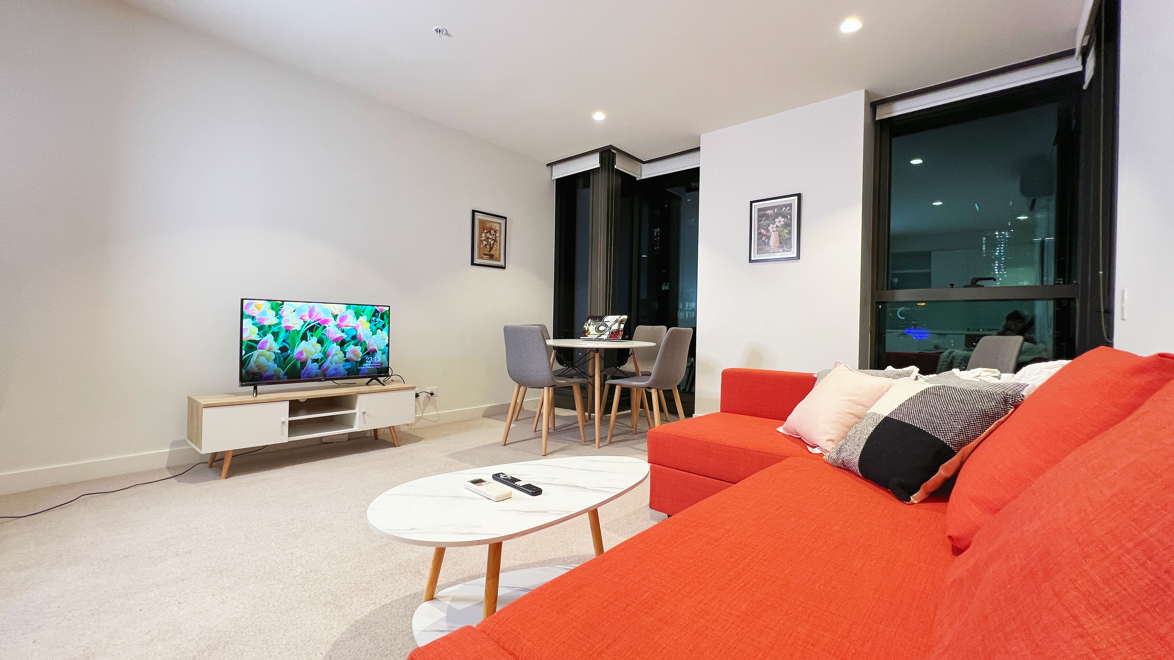 31-Bright 2B2B apt stunning view, heart of CBD