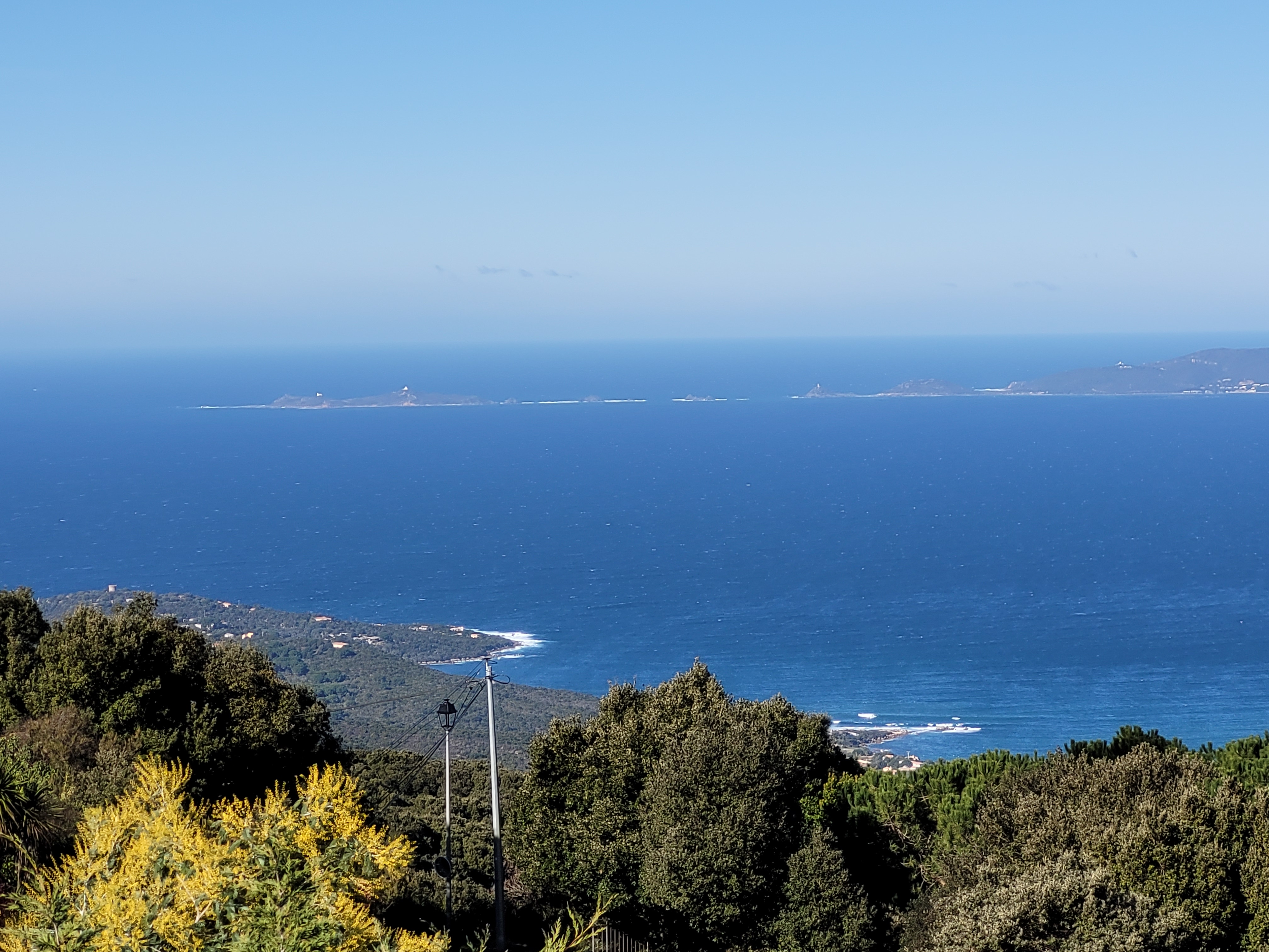 sea view/pool access/ nearby silver beach