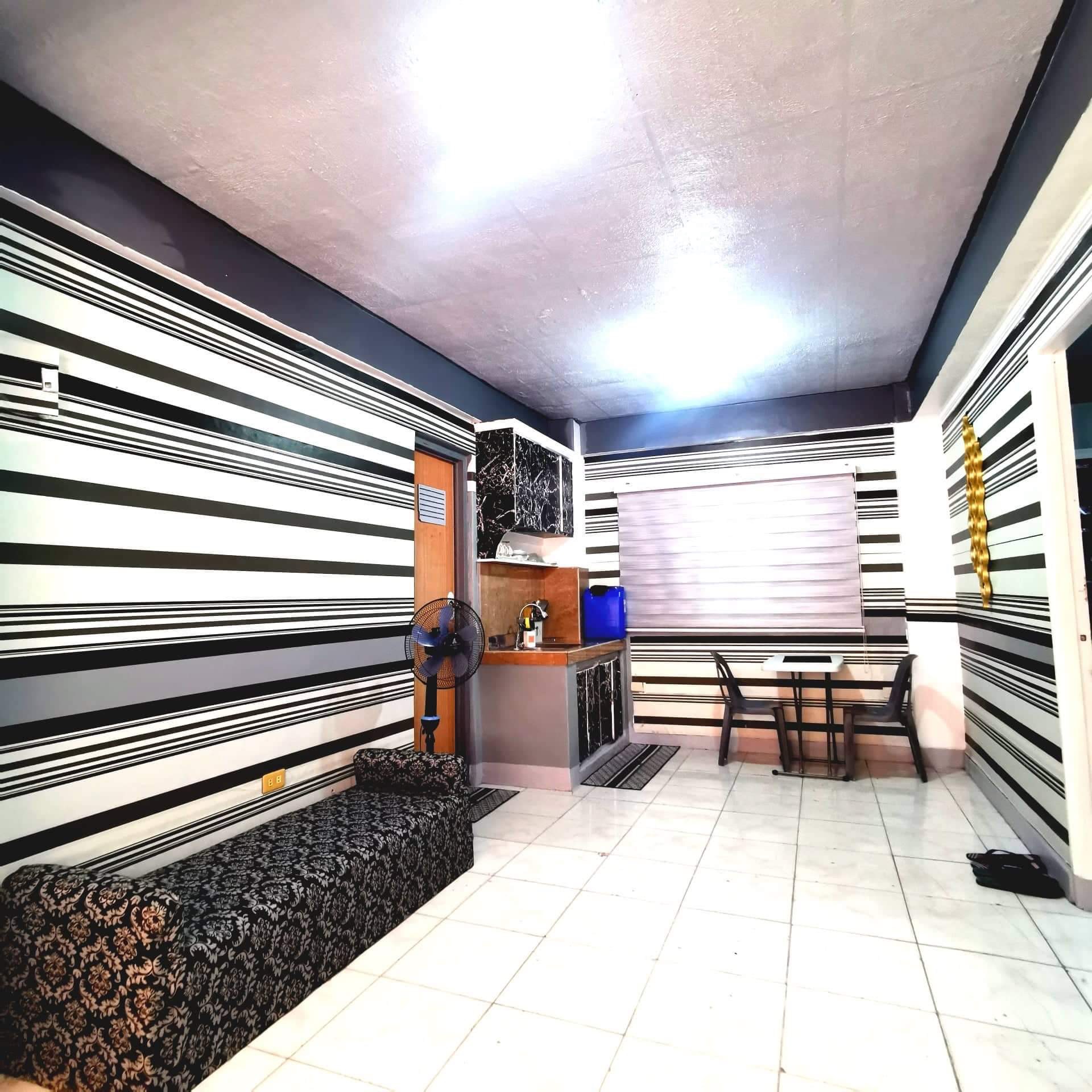 غرفة نوم بتصميم حديث واحد واسعة جدًا PNY Inn 5 Airbnb غرفة نوم بتصميم حديث واحد واسعة جدًا PNY Inn 5 Airbnb