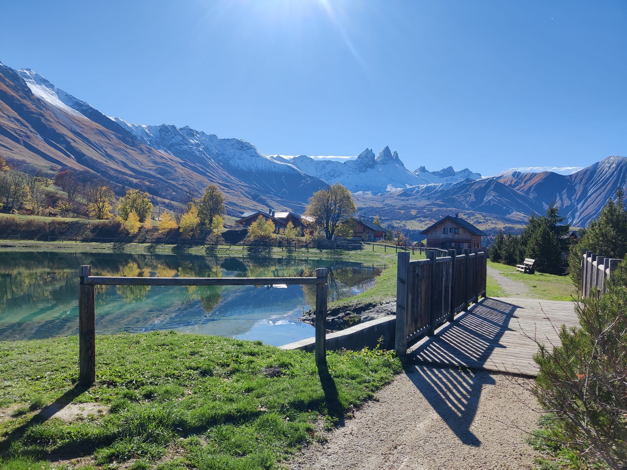 Cozy apartment in the sun of needles
