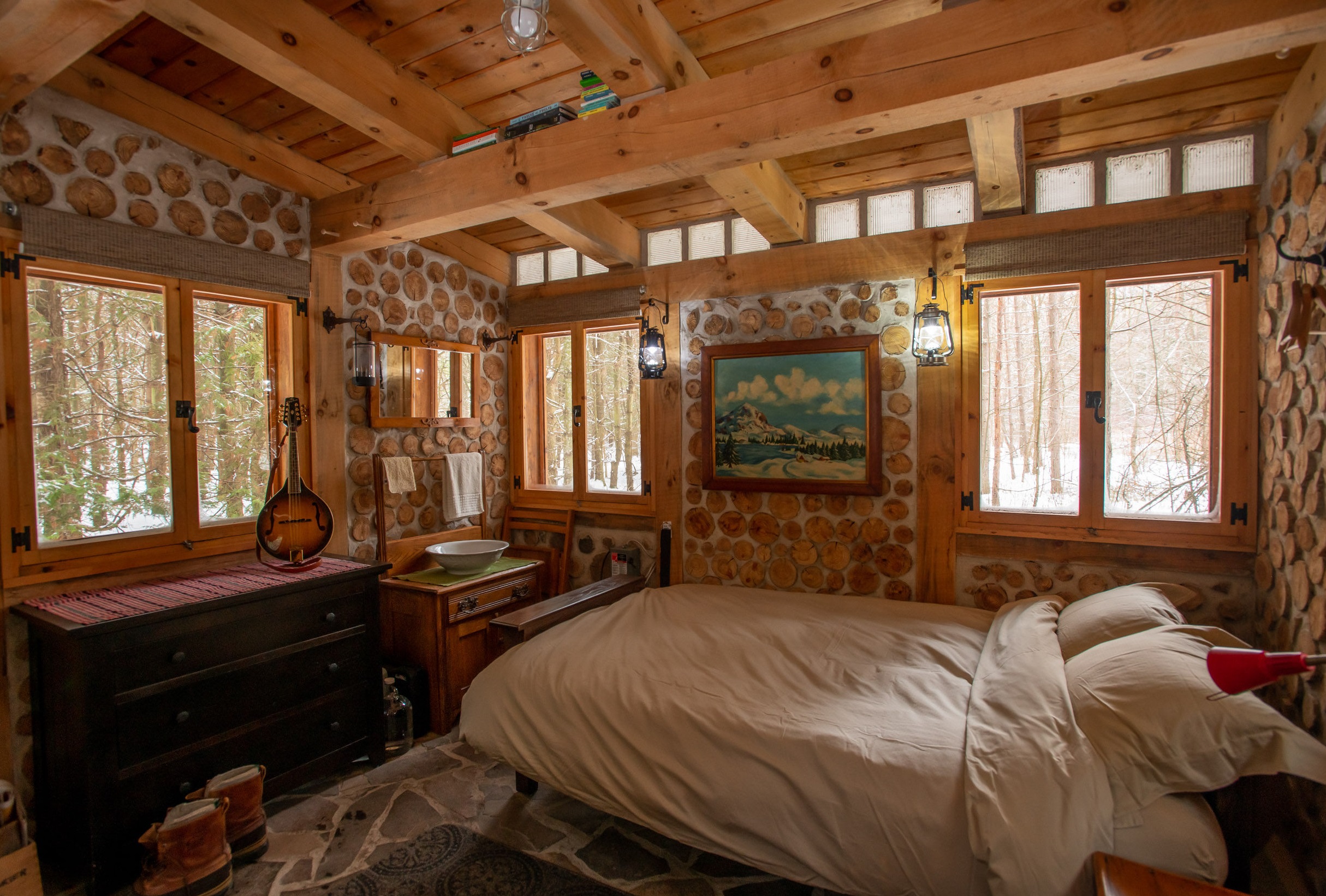 Peaceful cabininthewoods 50 acre private forest Guesthouses for