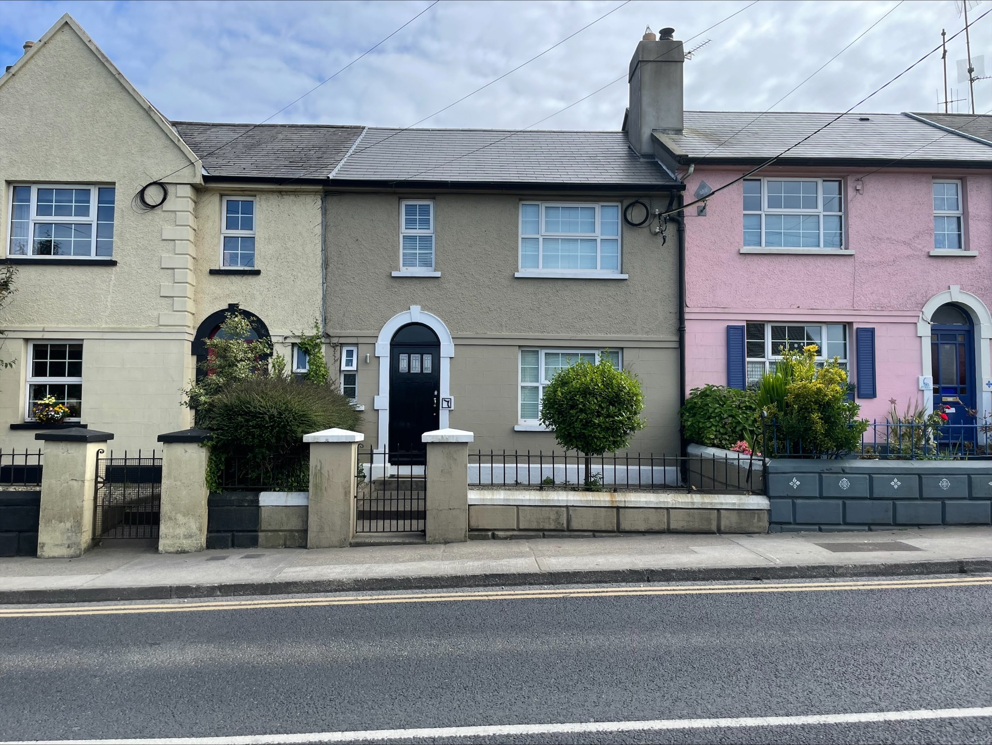 3 Bedroom Town House, Office & Free Parking