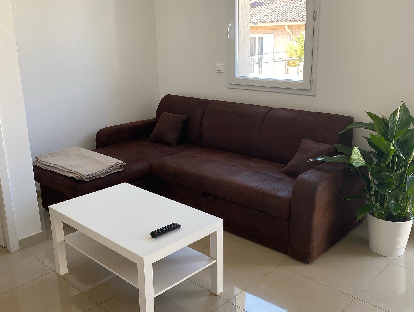 Pleasant townhouse with parking space