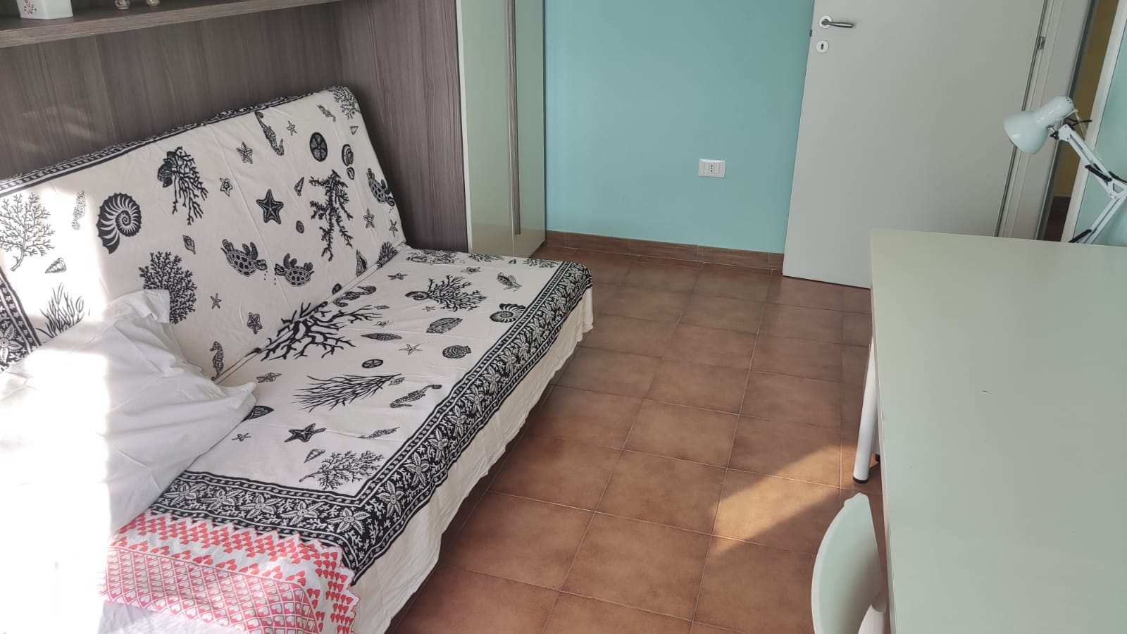 Room in lovely apartment near downtown Condominiums for Rent in