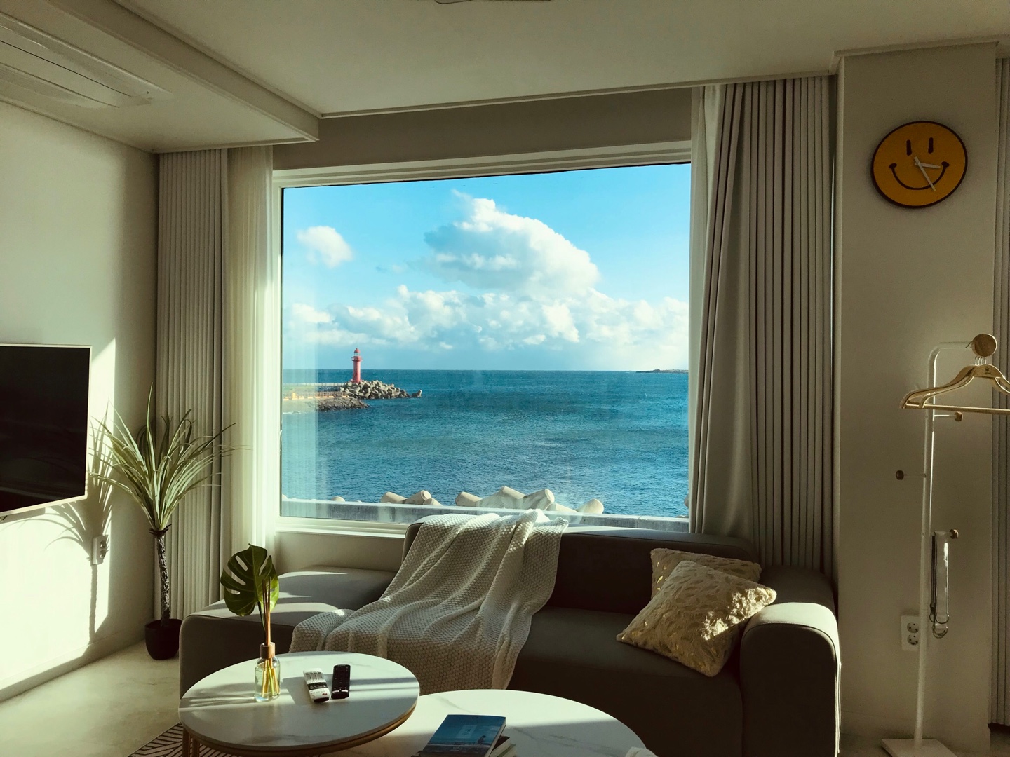 Sagye Stay Unit 201/A charming place with a cool view of Brother Island and the four seasons
