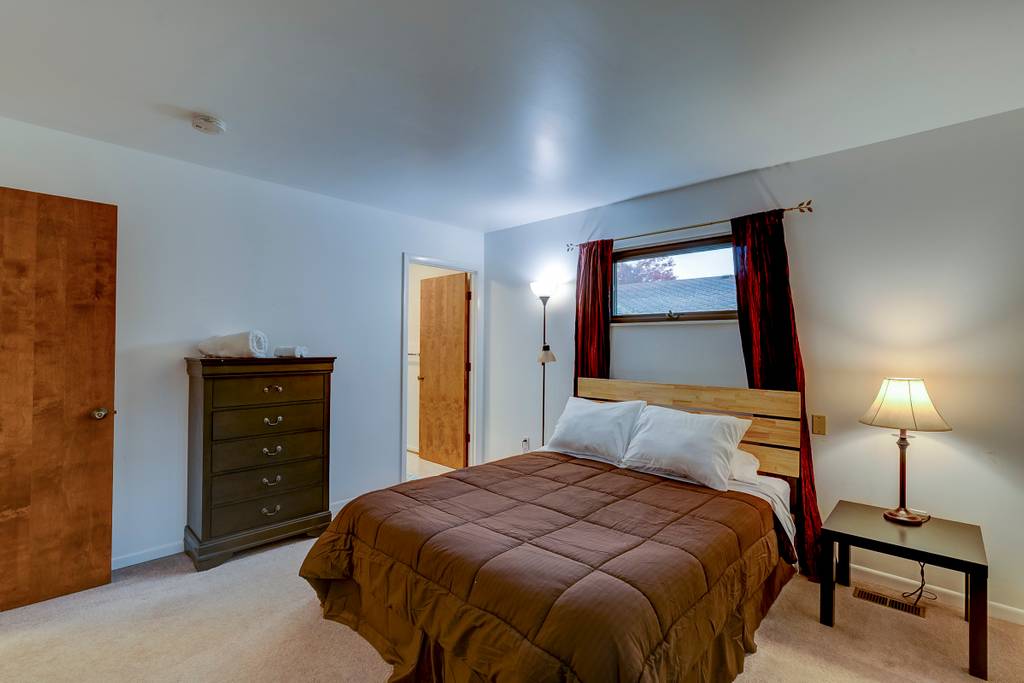 WALK TO THE BIG HOUSE 3 bd/3 bath Ann Arbor ranch Houses for Rent in