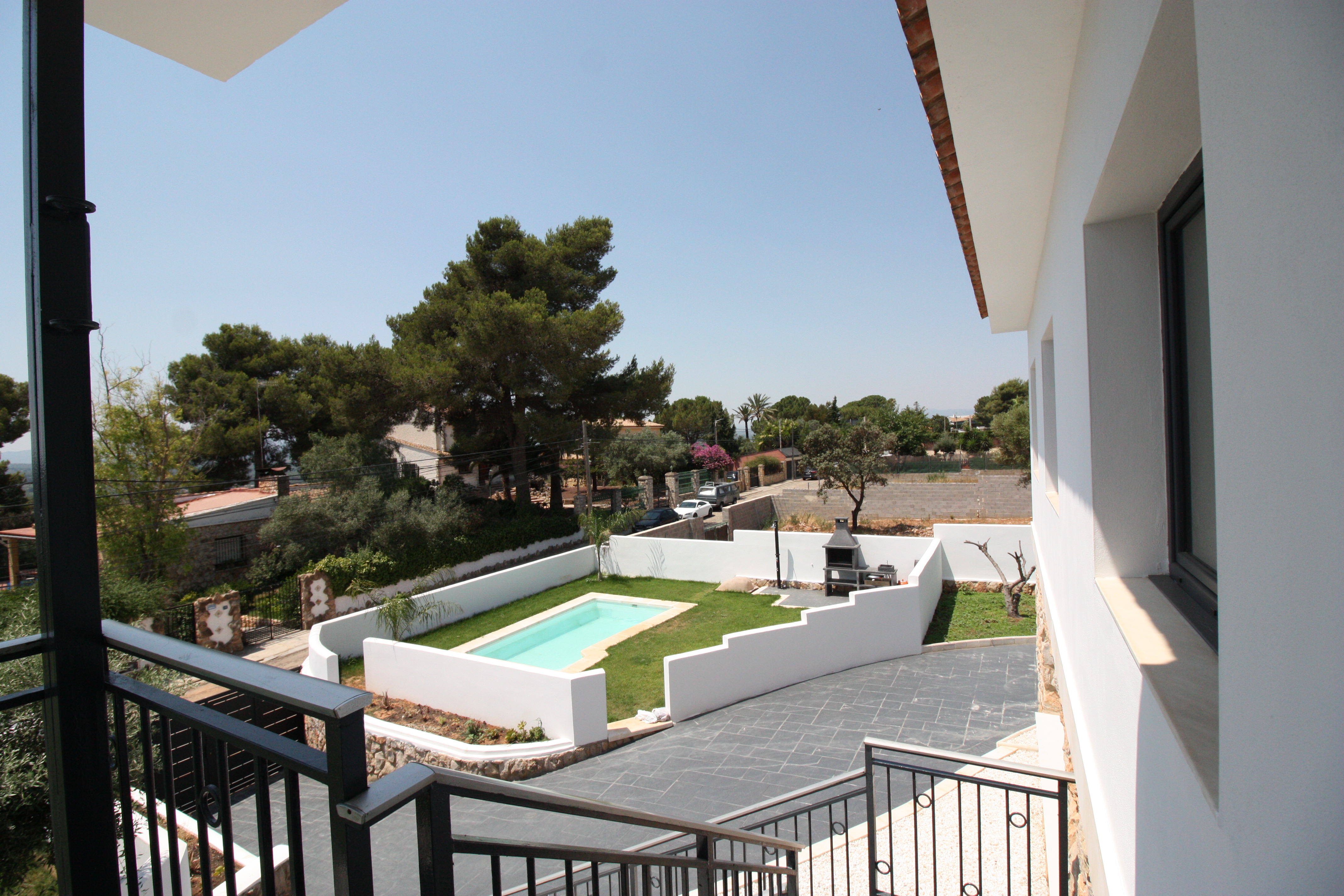 Bonito chalet with pool and barbecue.(sol house)